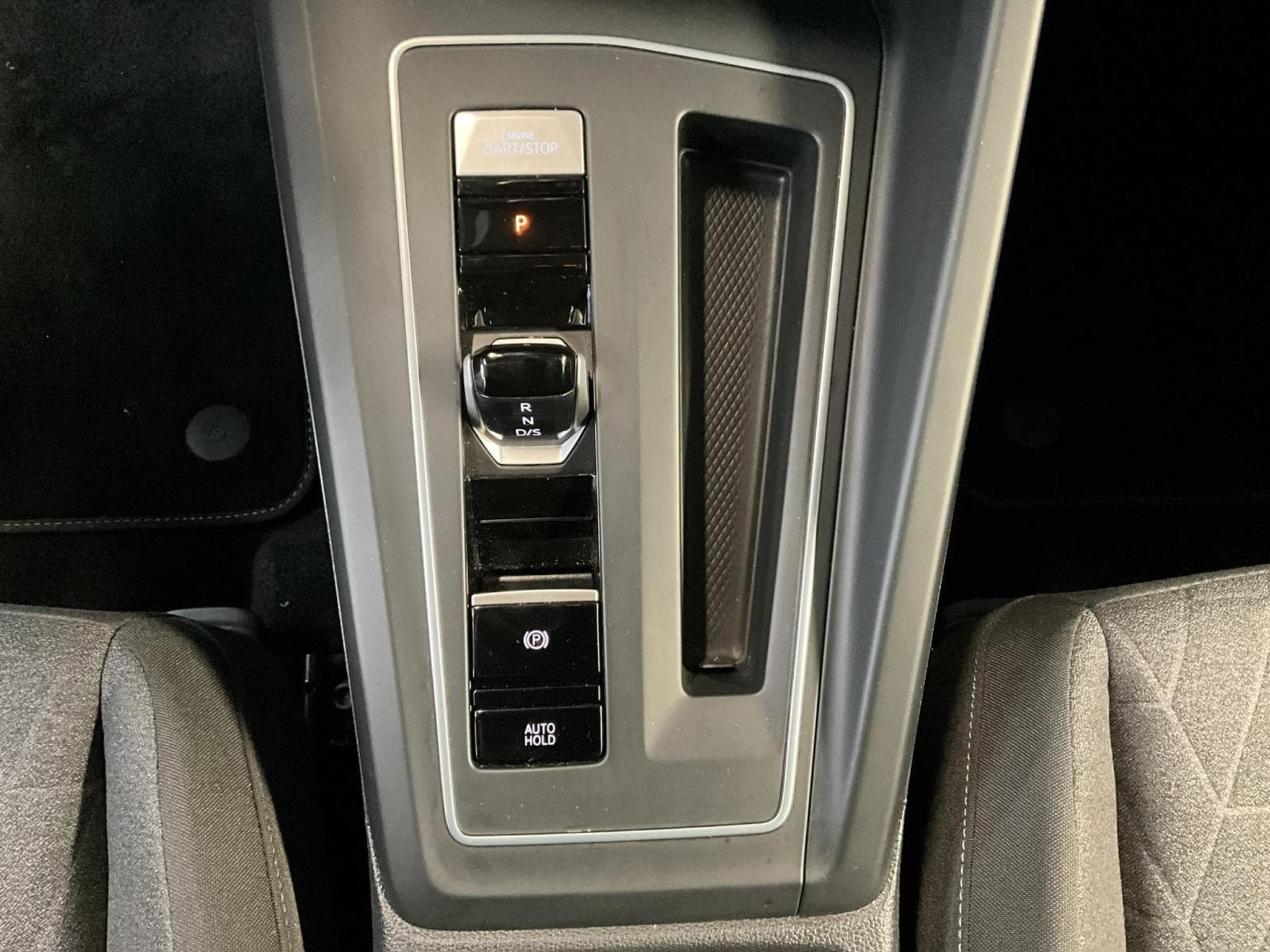 VW Golf Life+DSG+Navi+LED (2025) - Photo 12