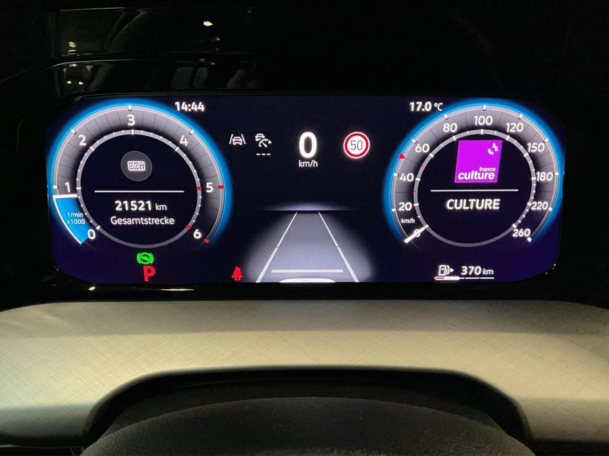 VW Golf Life+DSG+Navi+LED (2025) - Photo 11