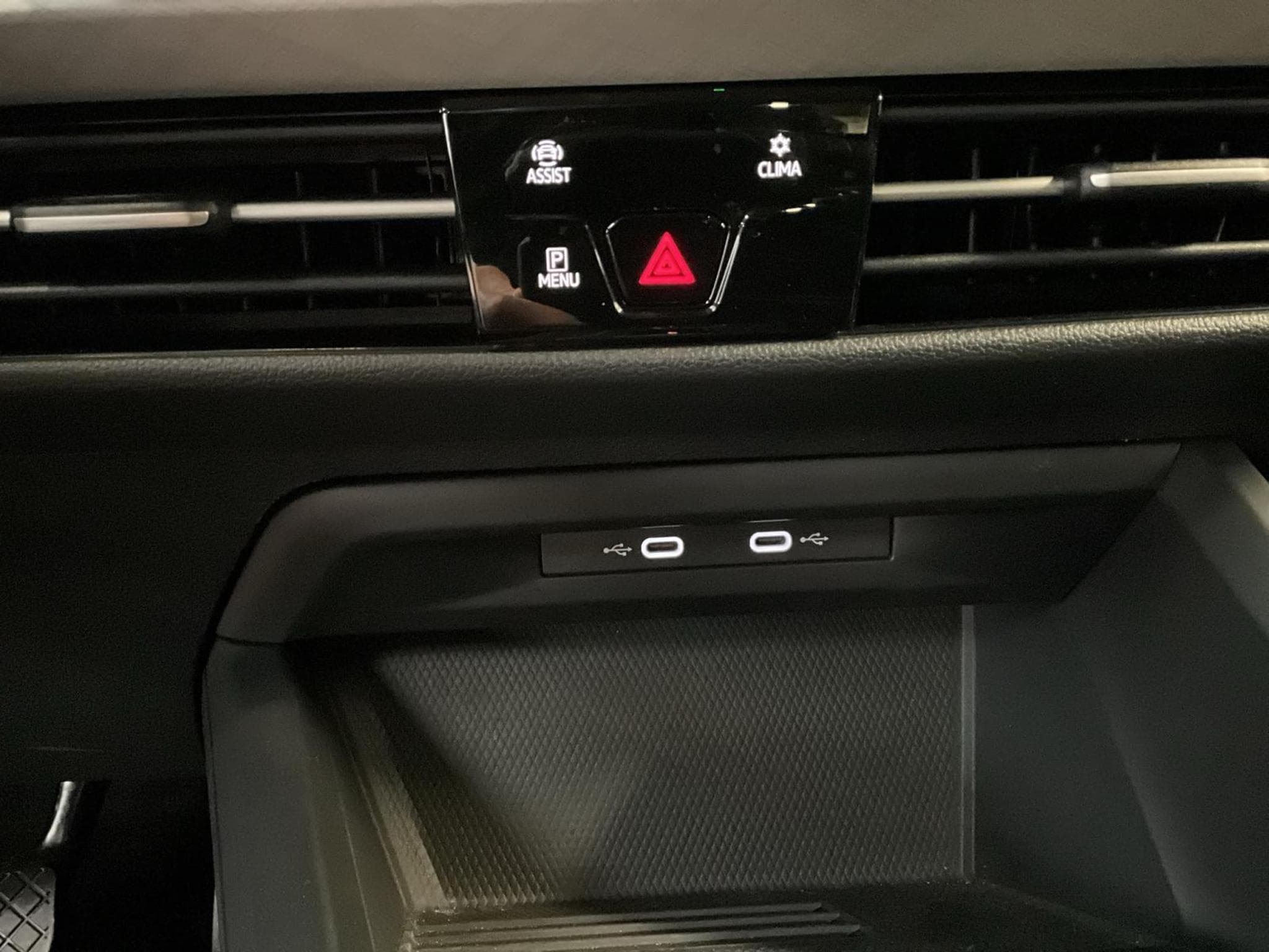 VW Golf Life+DSG+Navi+LED (2025) - Photo 19