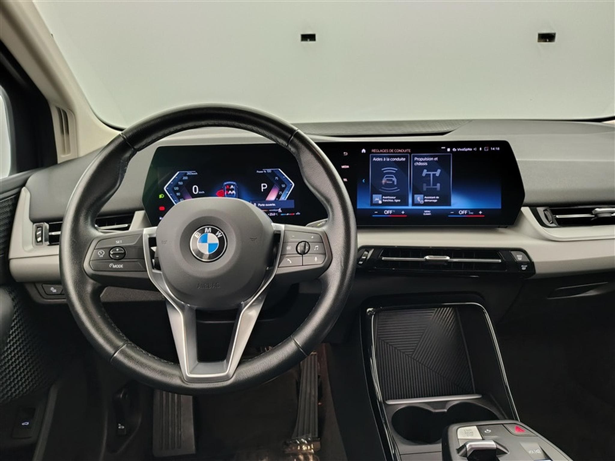BMW 218 iA Active Tourer Navi / Led / PDC av+ar (2023) - Foto 9