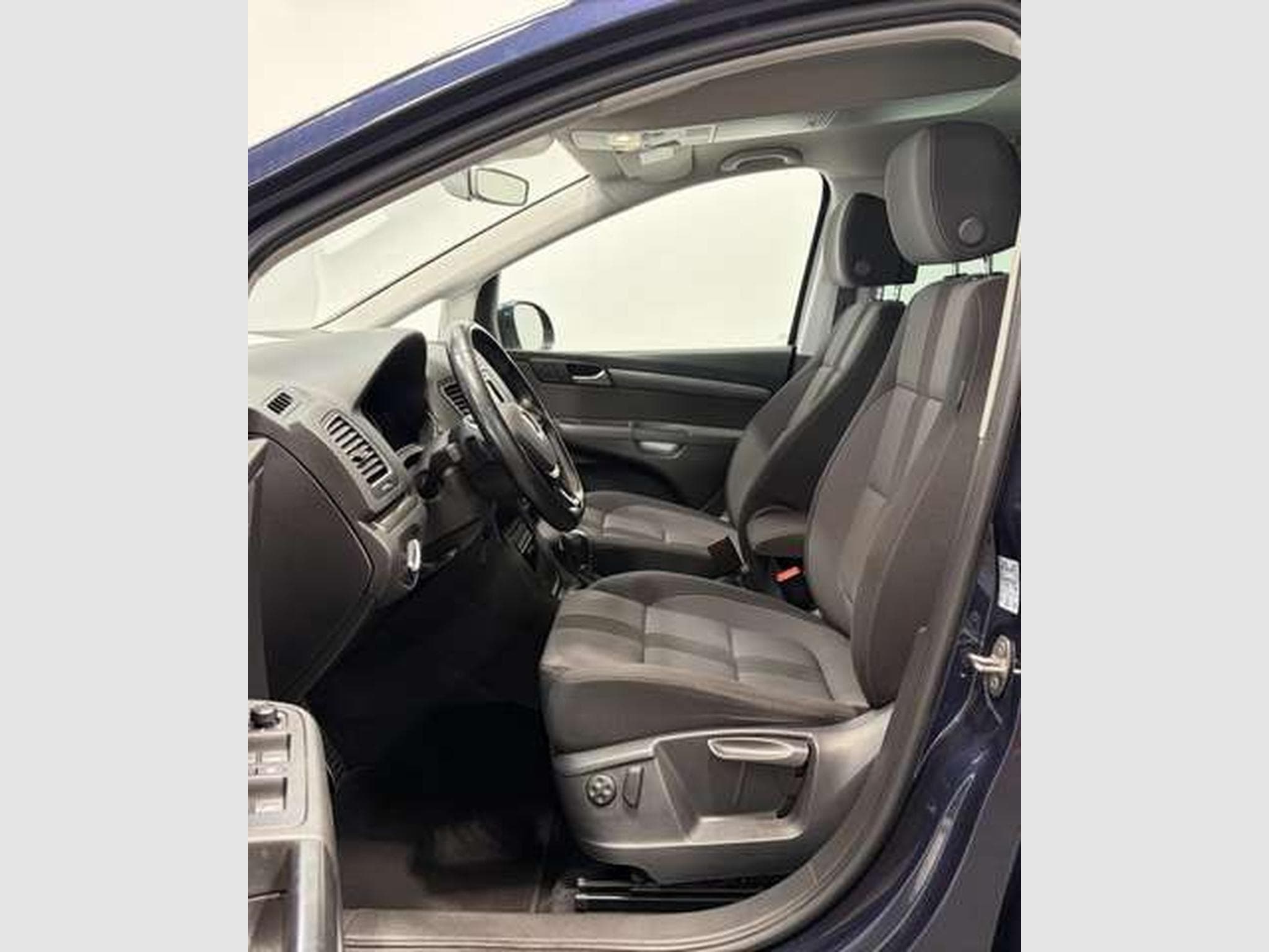 VW Sharan Allstar Plus *ACC *3-Zonen *AHK *Bi-Xenon (2017) - Photo 8