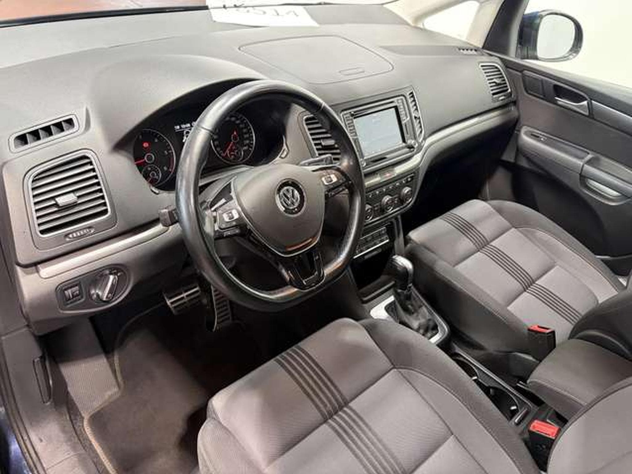 VW Sharan Allstar Plus *ACC *3-Zonen *AHK *Bi-Xenon (2017) - Photo 7