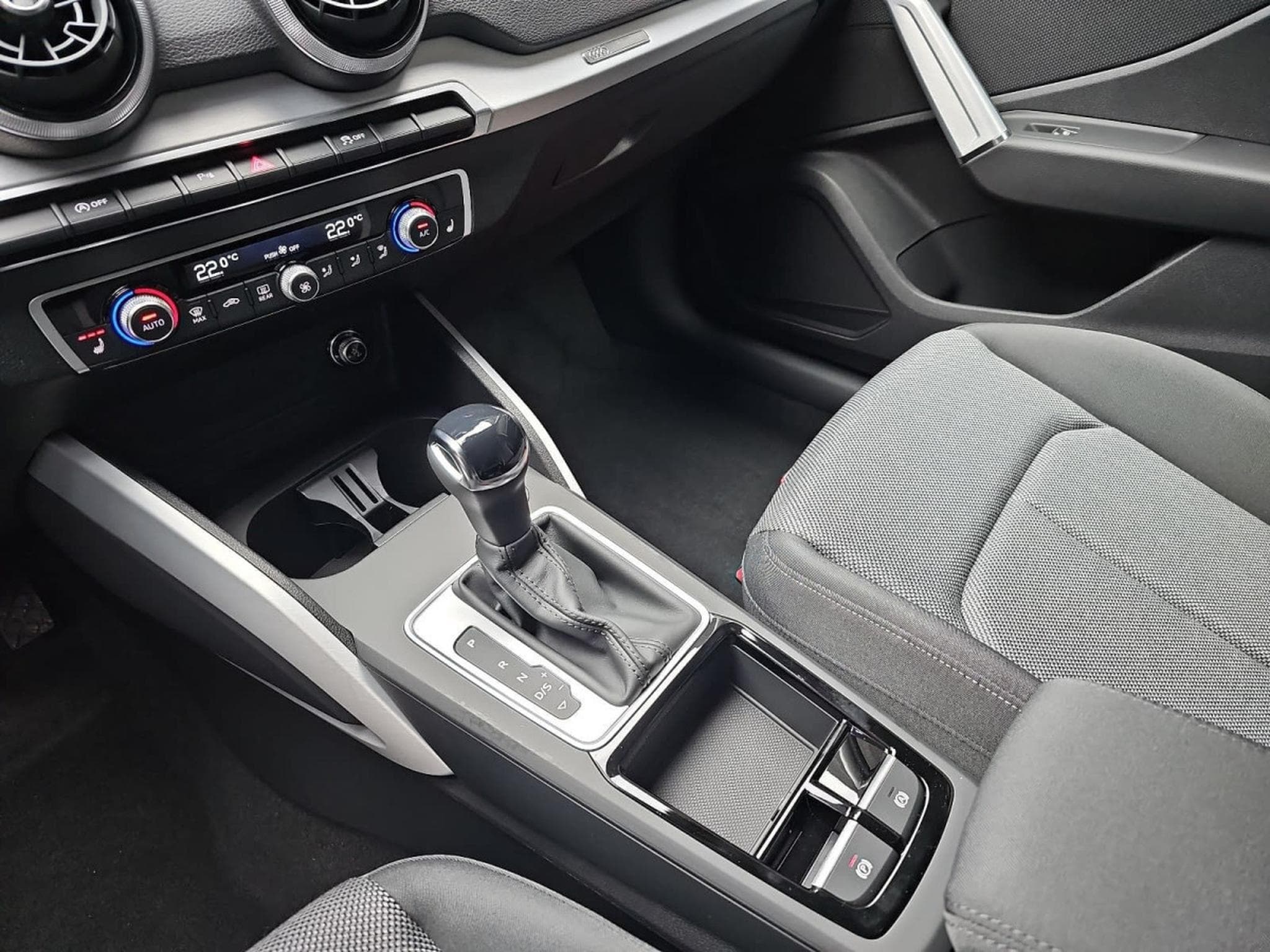 Audi Q2 35 TFSI S-Tronic 150  S-Line (2025) - Photo 11