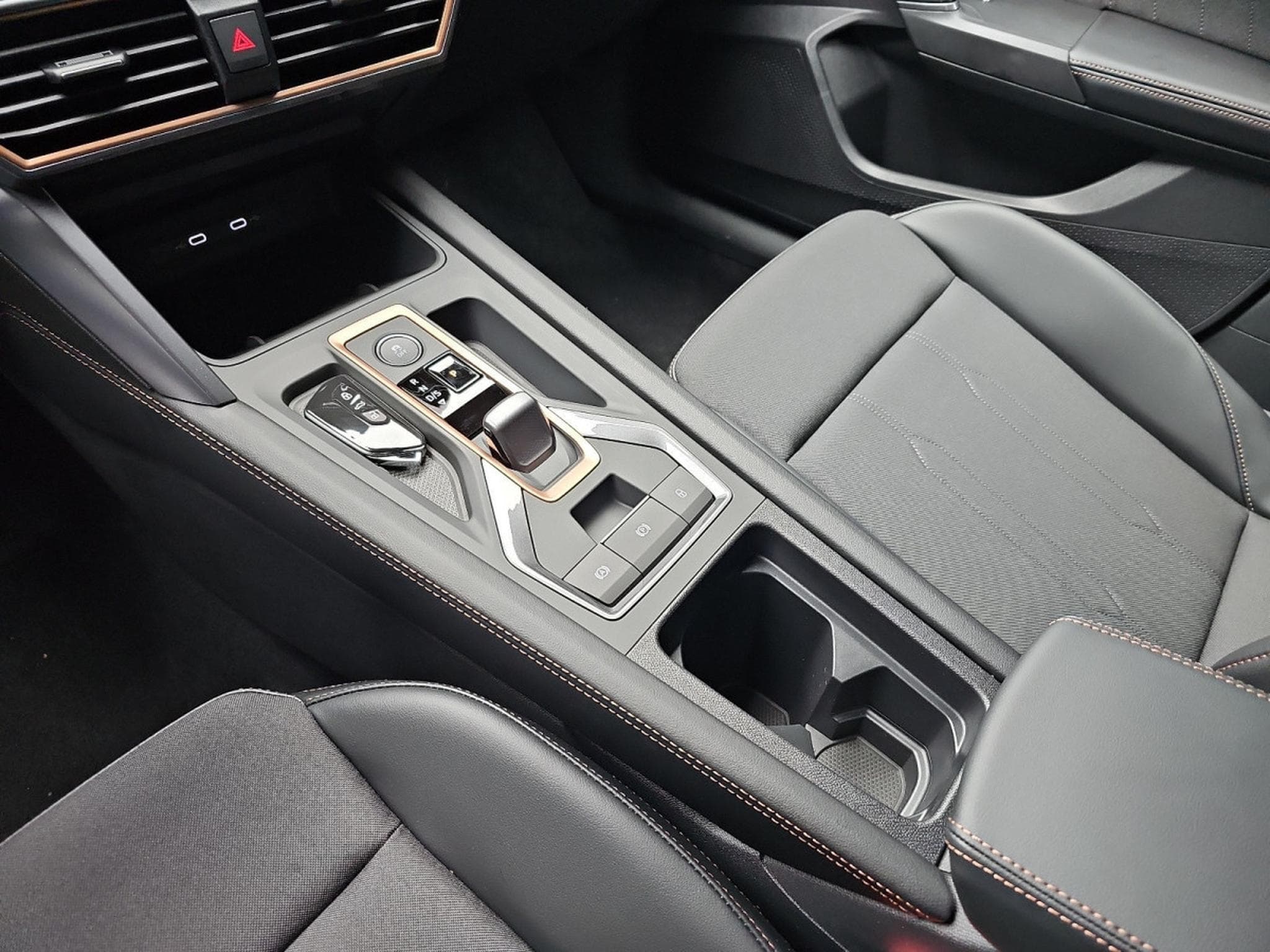 Cupra Leon 1.5 eTSi DSG 150 (2025) - Foto 12