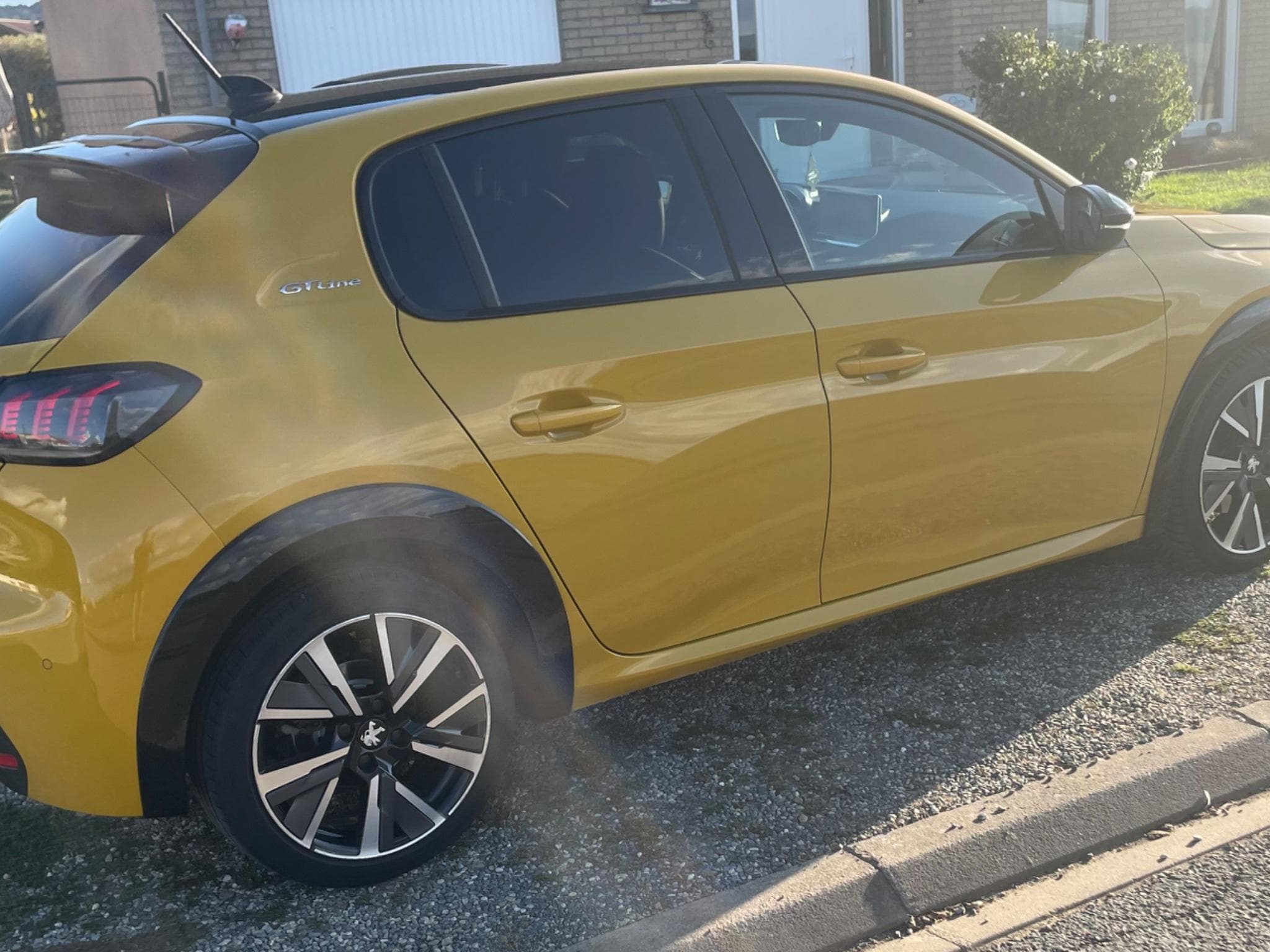 Peugeot 208 Gt line (2021) - Photo 1