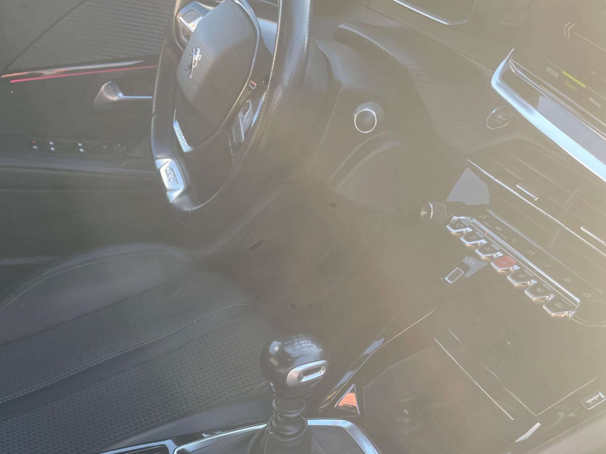 Peugeot 208 Gt line (2021) - Photo 3