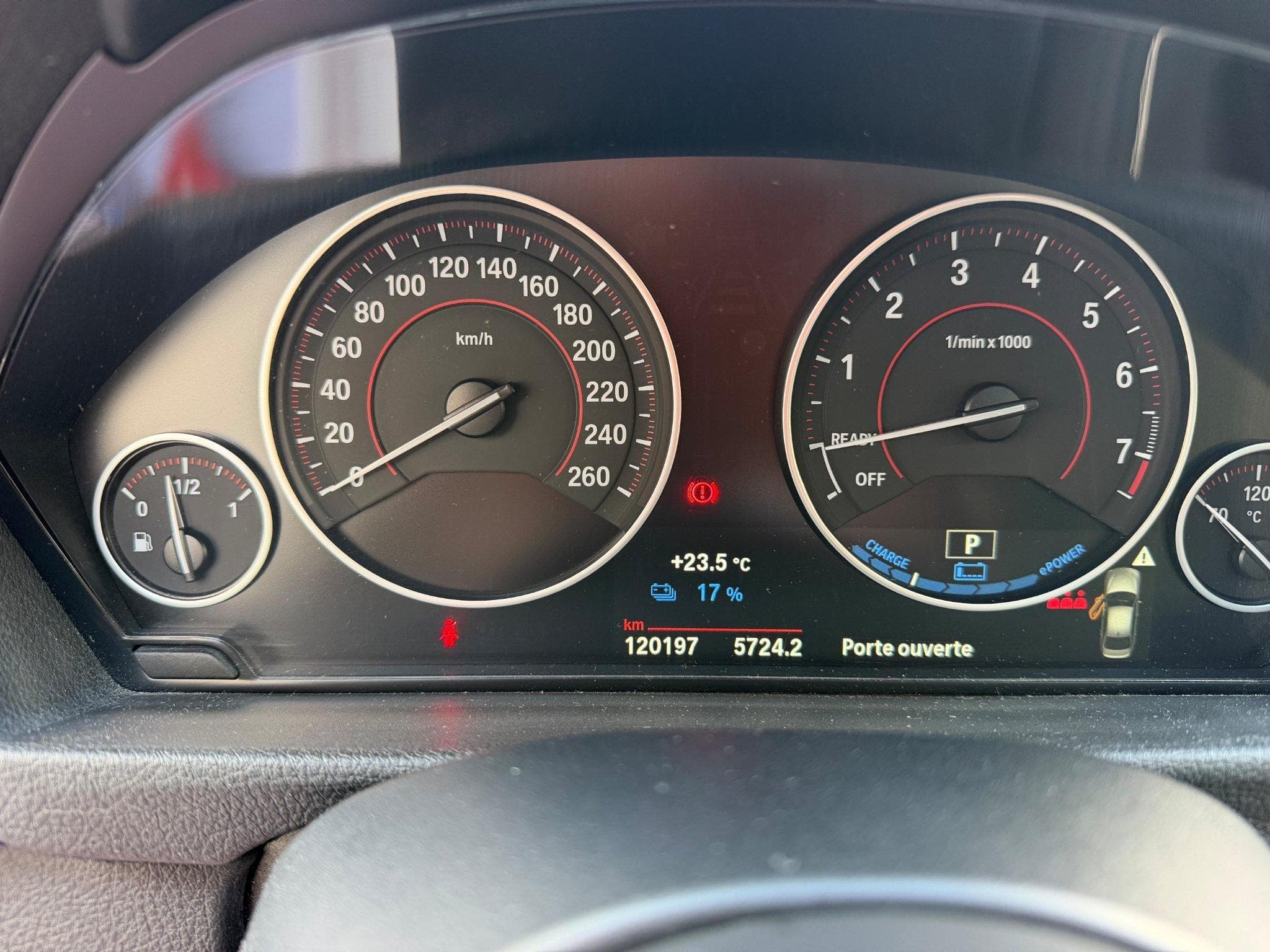 BMW 330 330e Pack M (2016) - Photo 9