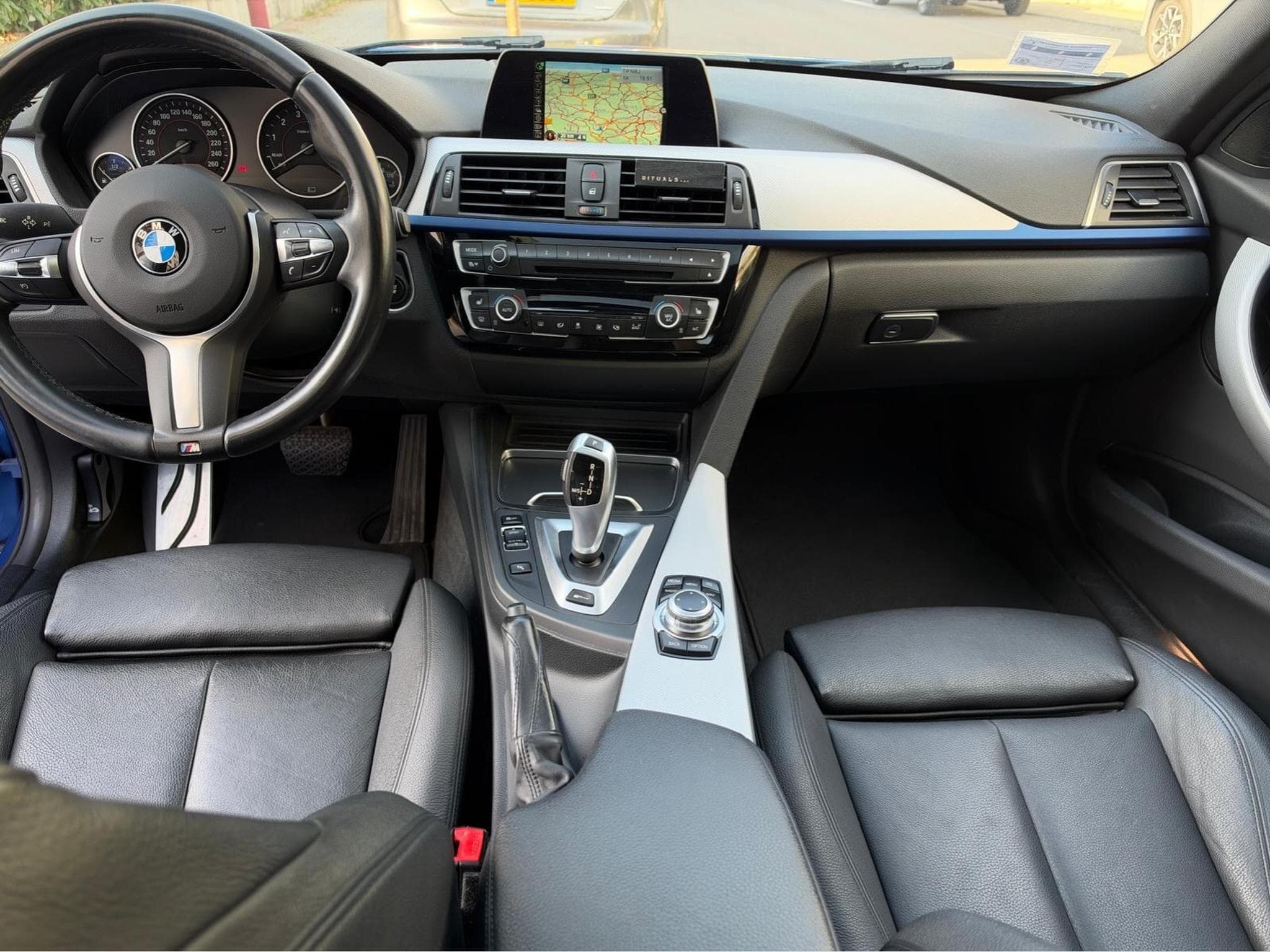 BMW 330 330e Pack M (2016) - Photo 12