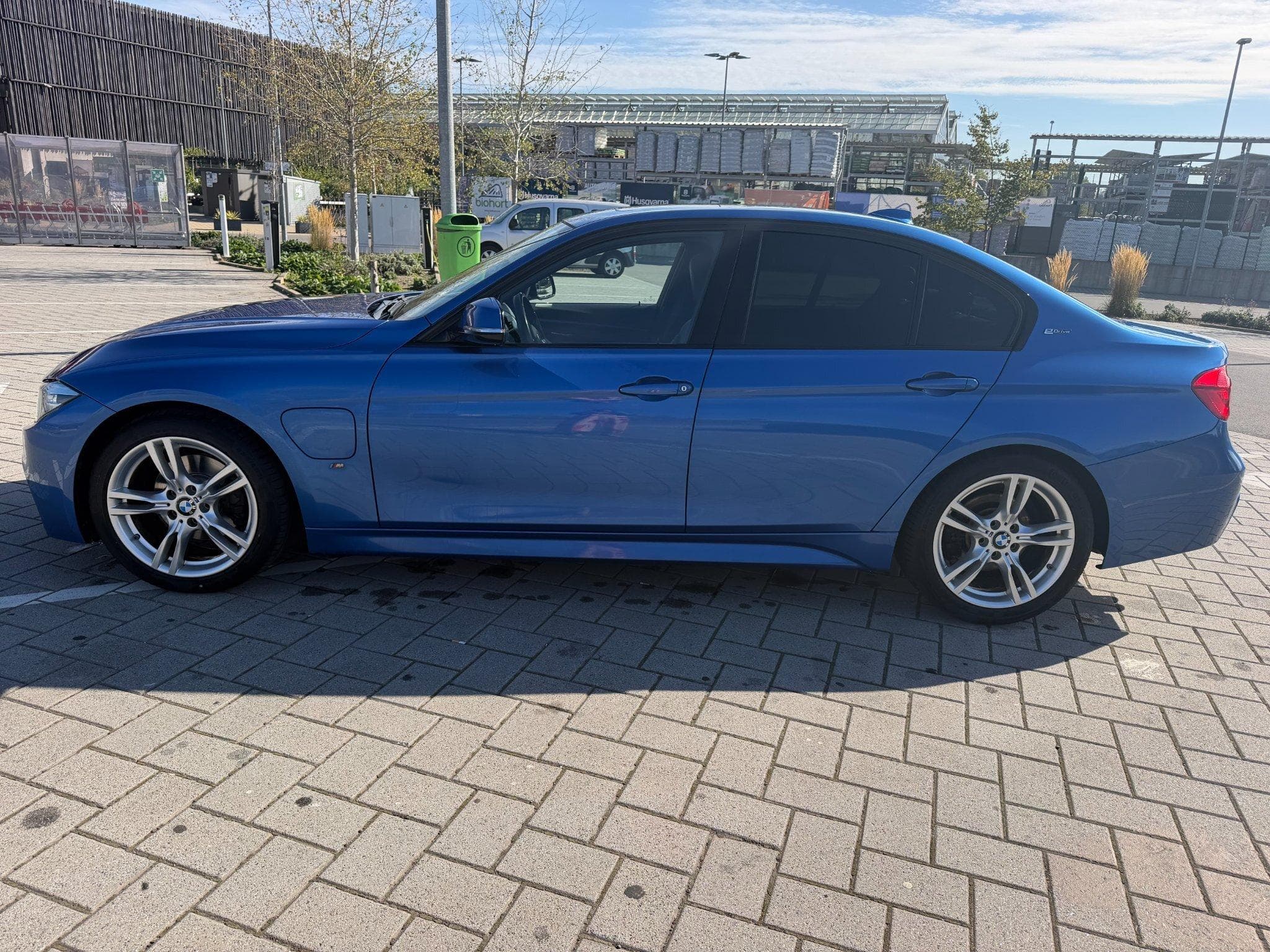 BMW 330 330e Pack M (2016) - Photo 3