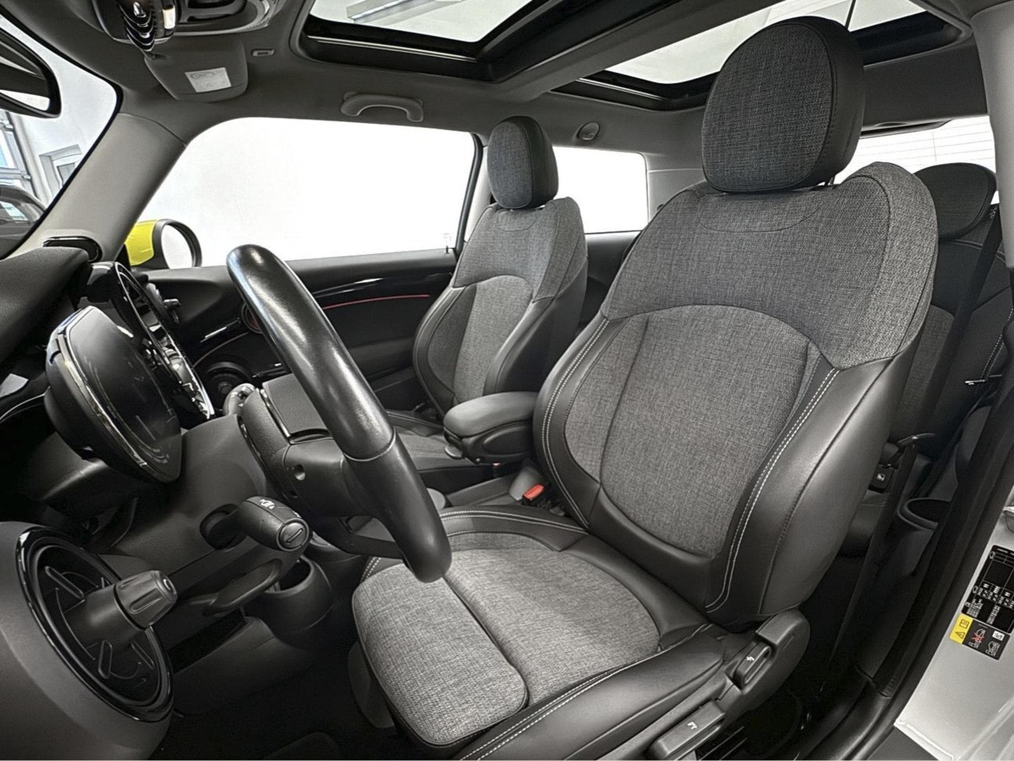 Mini Cooper SE Classic Trim (2021) - Photo 5