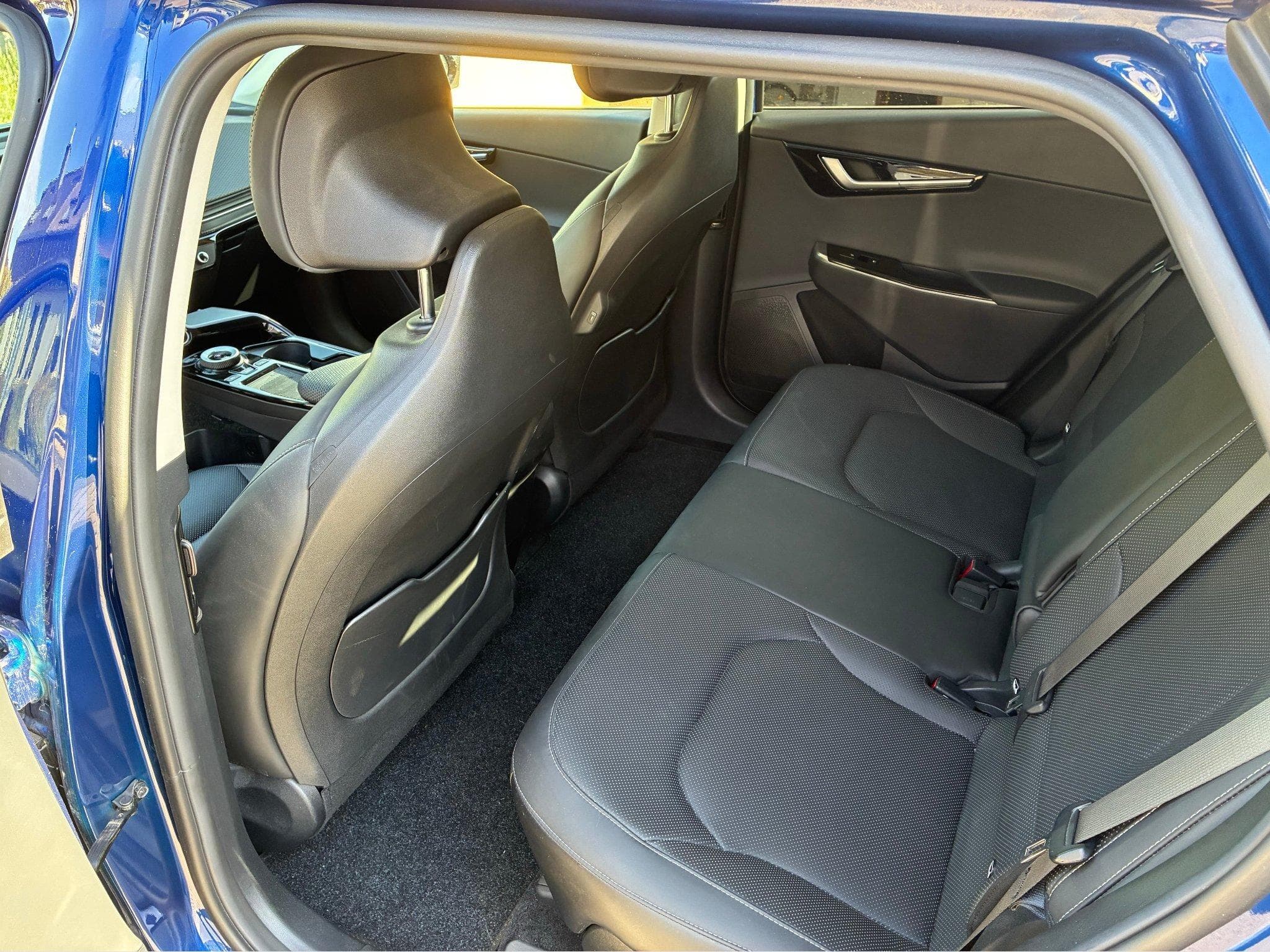 Kia EV6 Earth (2023) - Photo 6