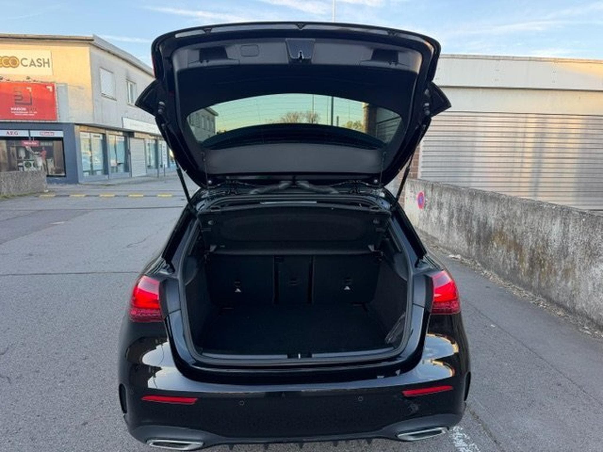 Mercedes A 200 AMG Line 163 ch (2023) - Photo 6