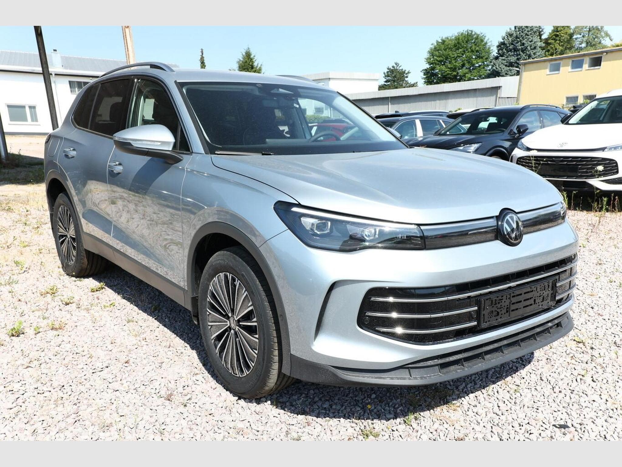 VW Tiguan Eleg. 4M Nav (2026) - Foto 2