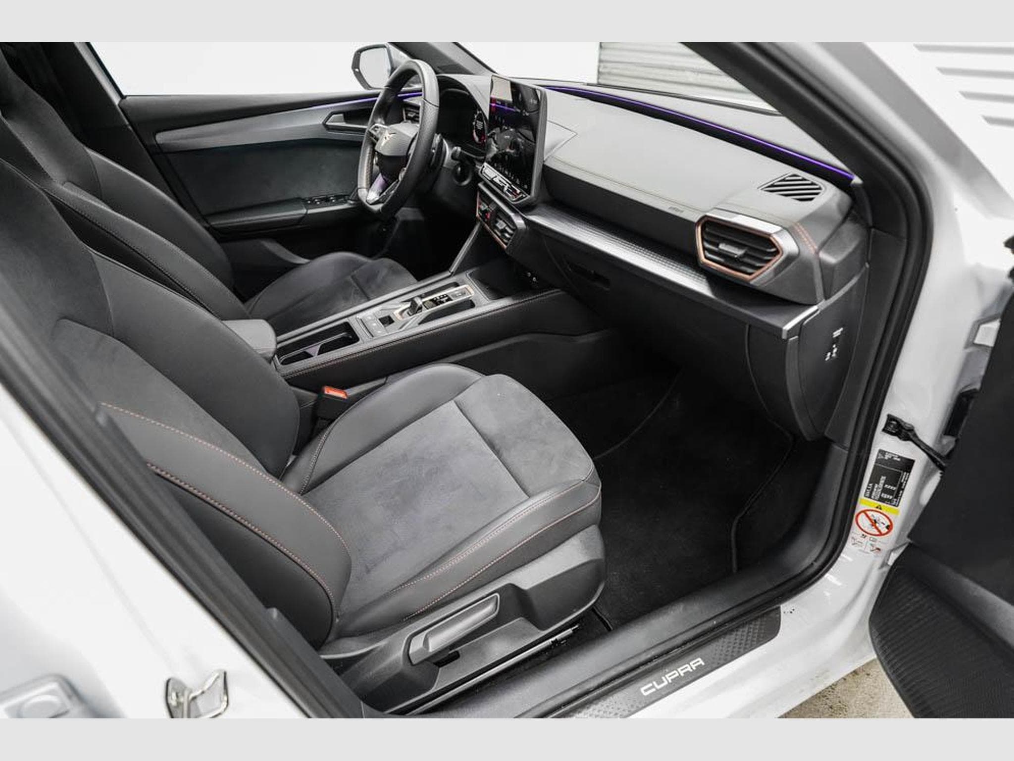 Cupra Leon ST 2,0 TSI (2025) - Foto 21