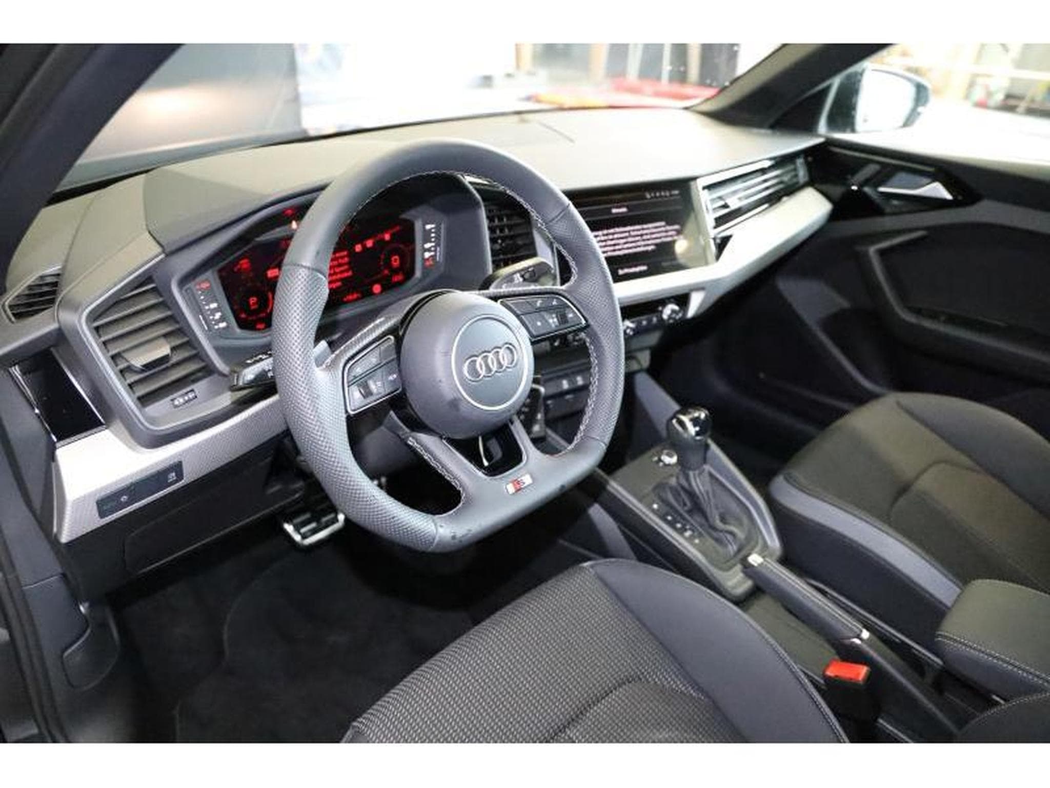 Audi A1 Sportback S Line (2024) - Photo 8
