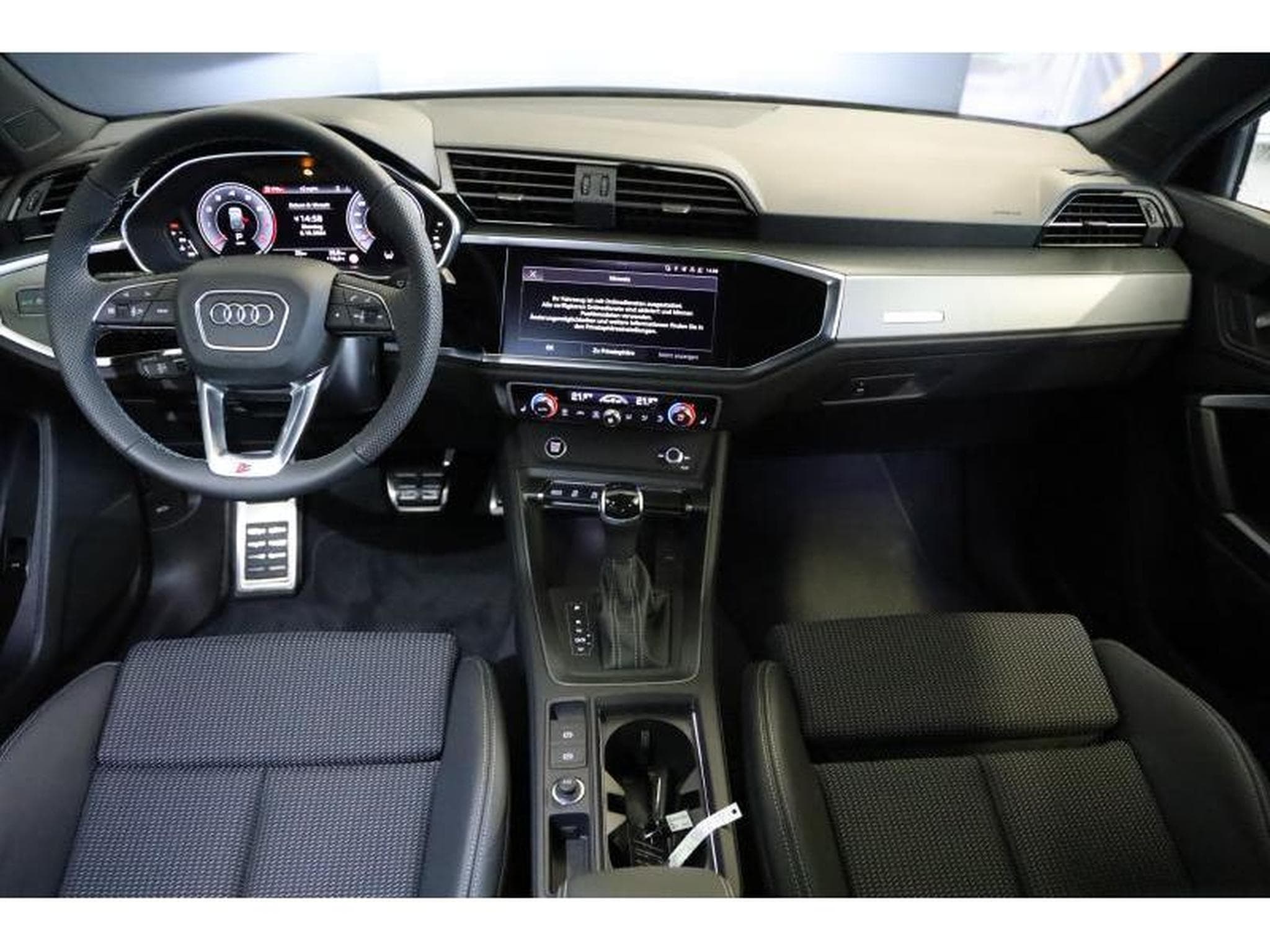 Audi Q3 Sportback S line (2024) - Foto 2