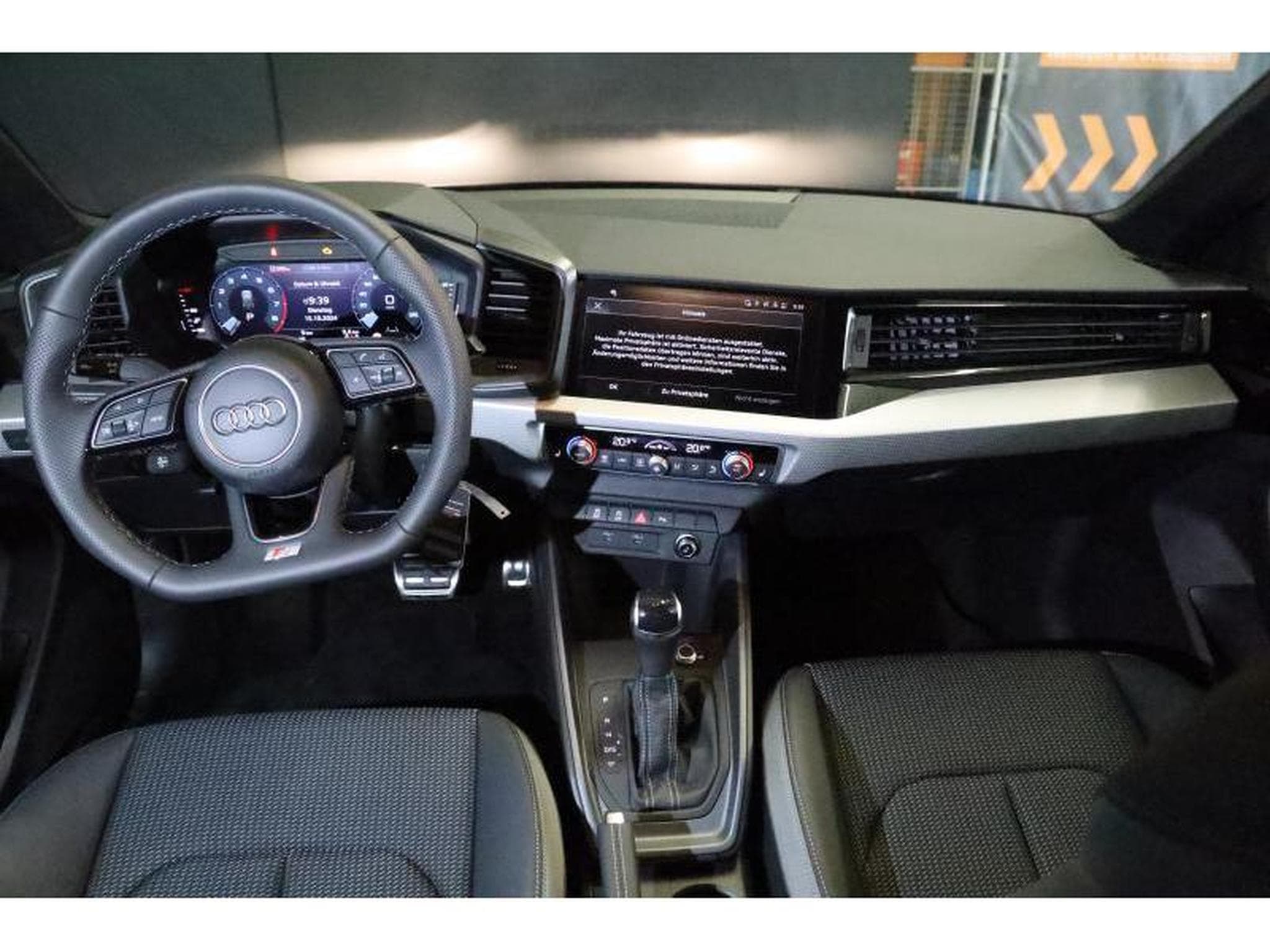 Audi Q2 35 TFSI S Tronic (2024) - Photo 2