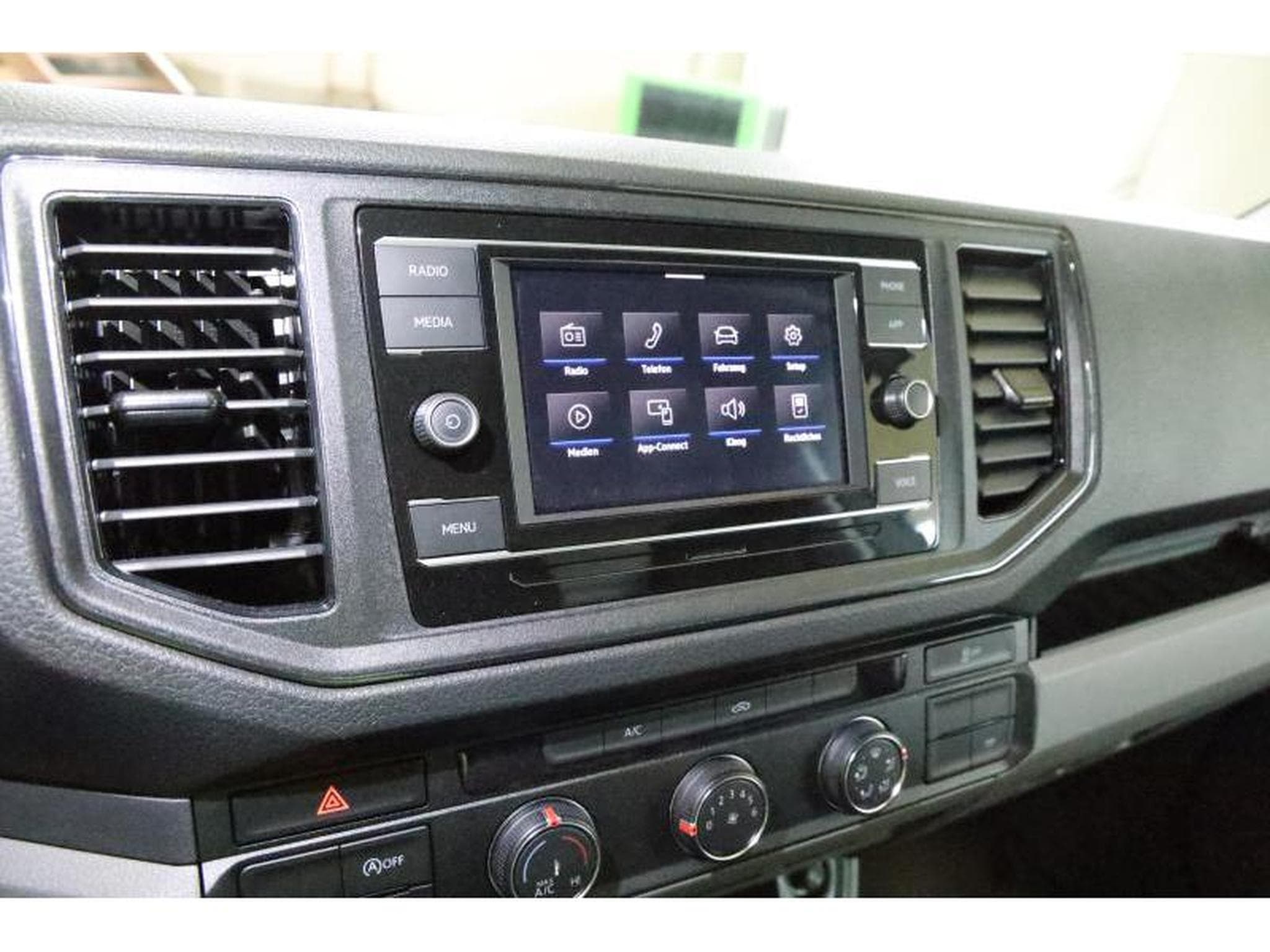 VW Crafter Caisse Hayon (2024) - Photo 8