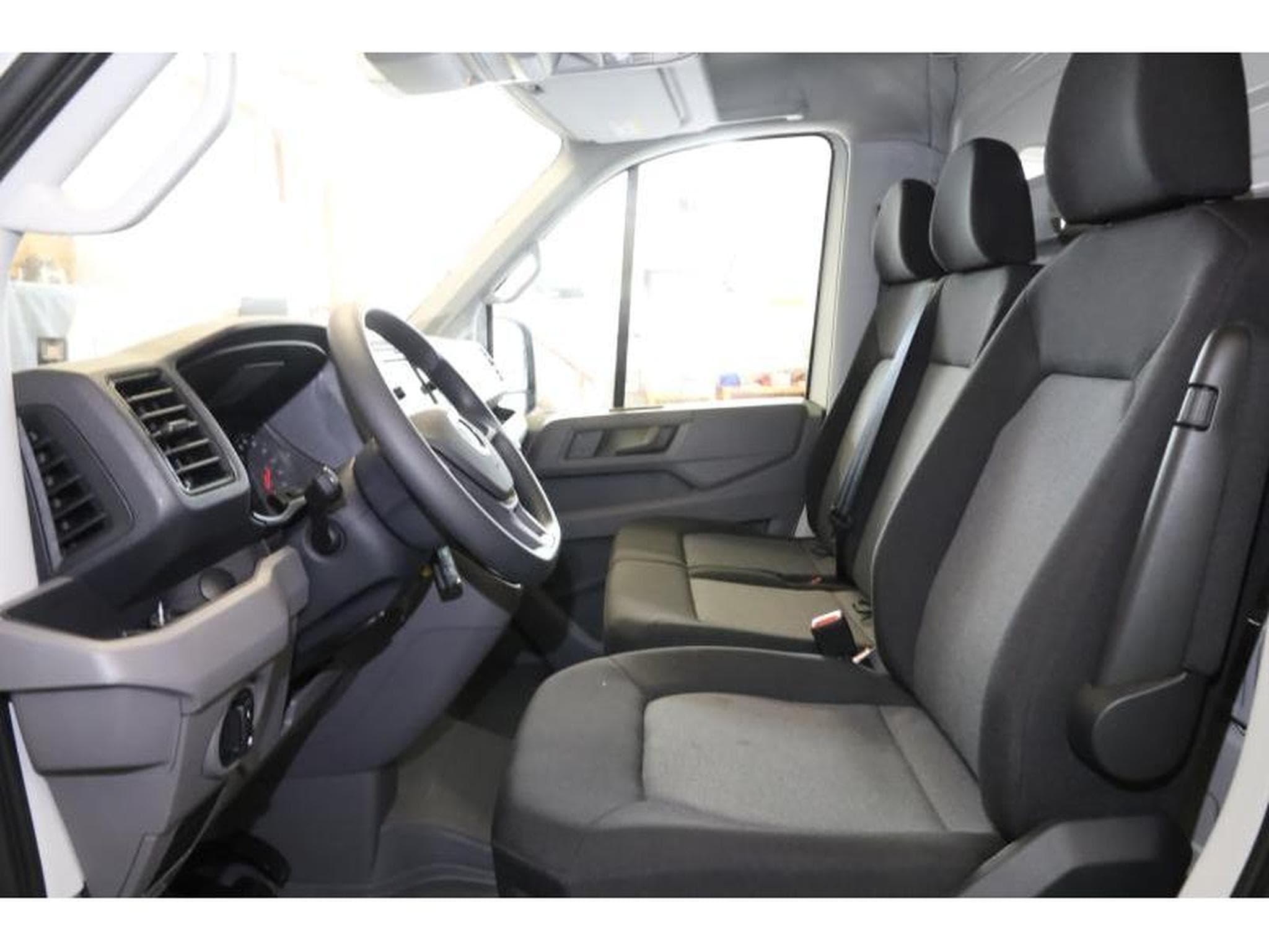 VW Crafter Caisse Hayon (2024) - Photo 11