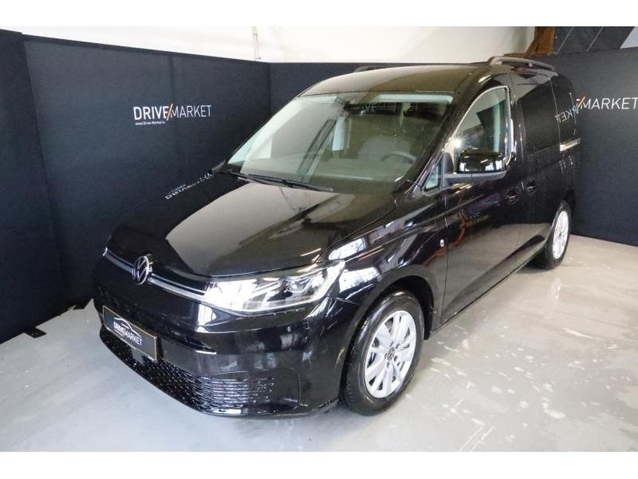 VW Caddy V Life (2024) - Photo 1