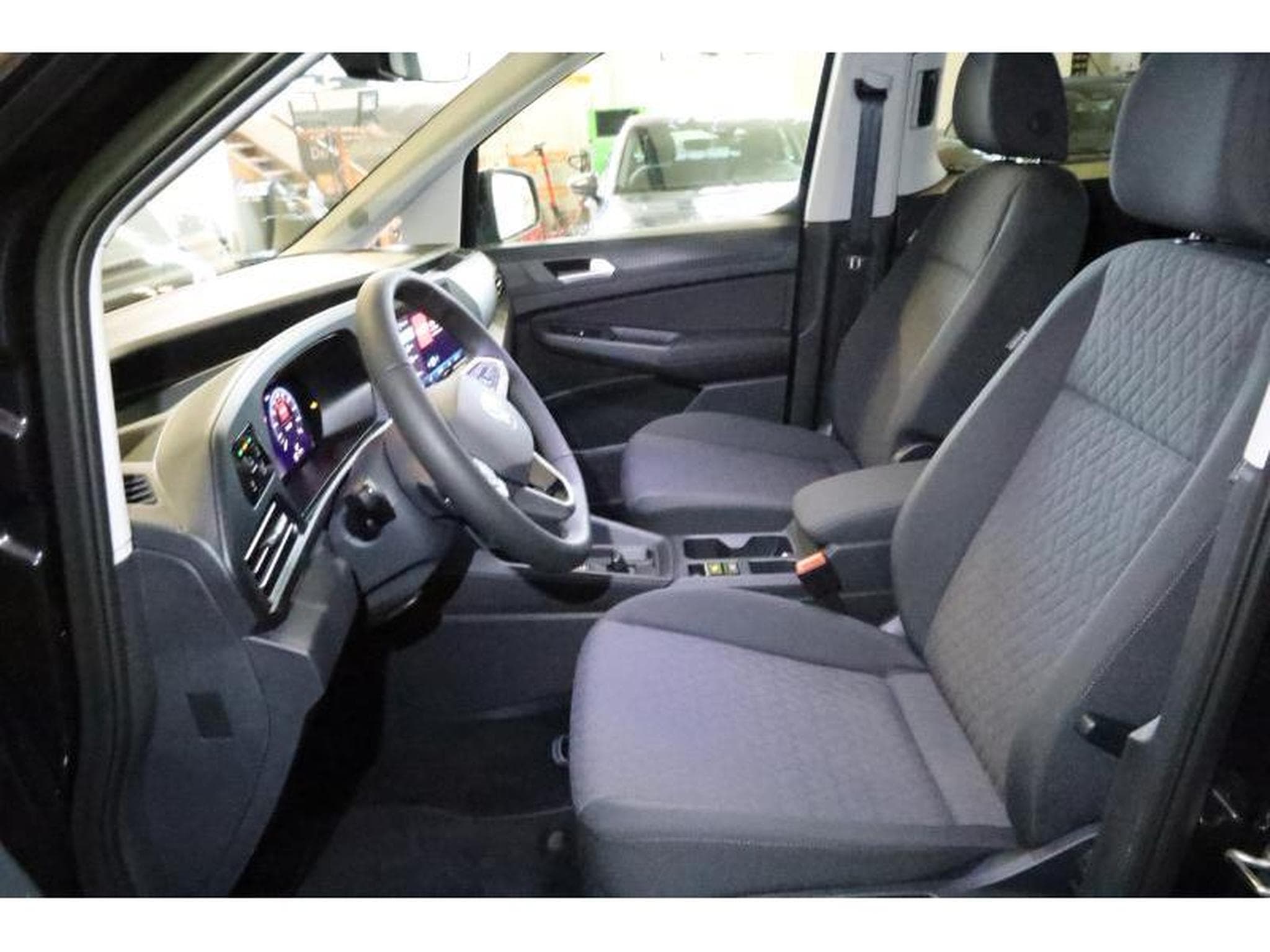 VW Caddy V Life (2024) - Photo 12