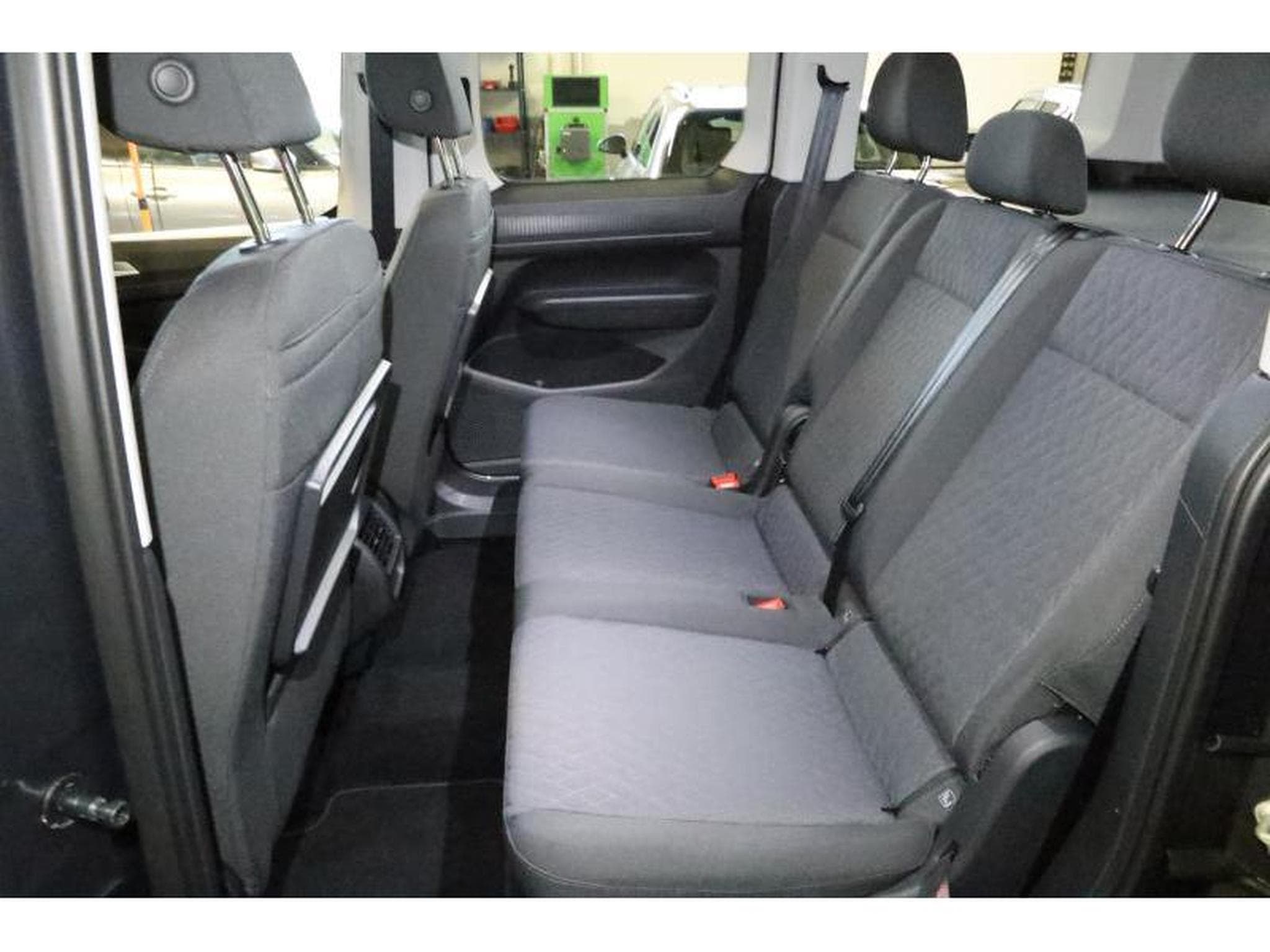 VW Caddy V Life (2024) - Photo 13