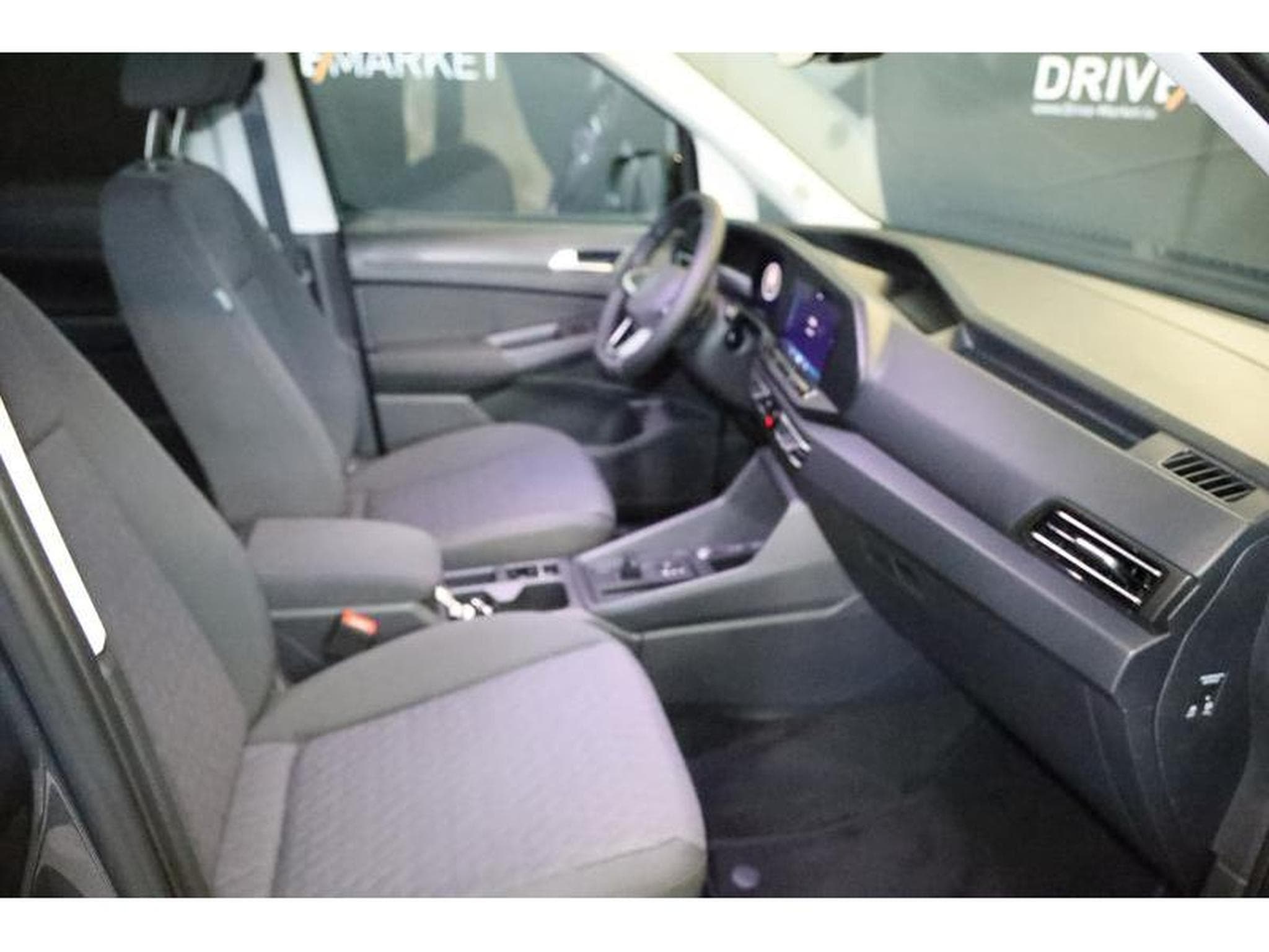 VW Caddy V Life (2024) - Photo 12
