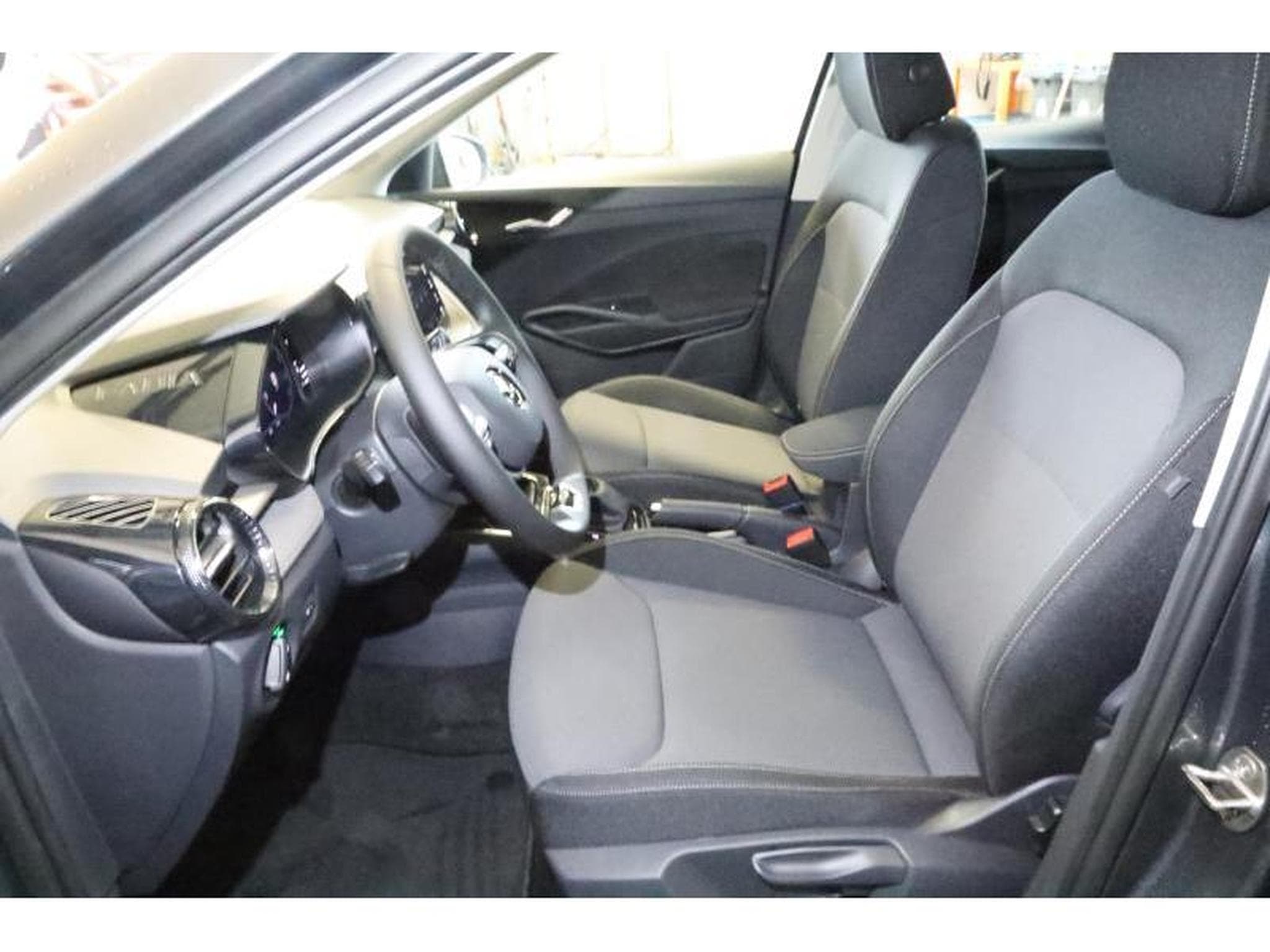 Skoda Fabia Selection (2025) - Photo 9