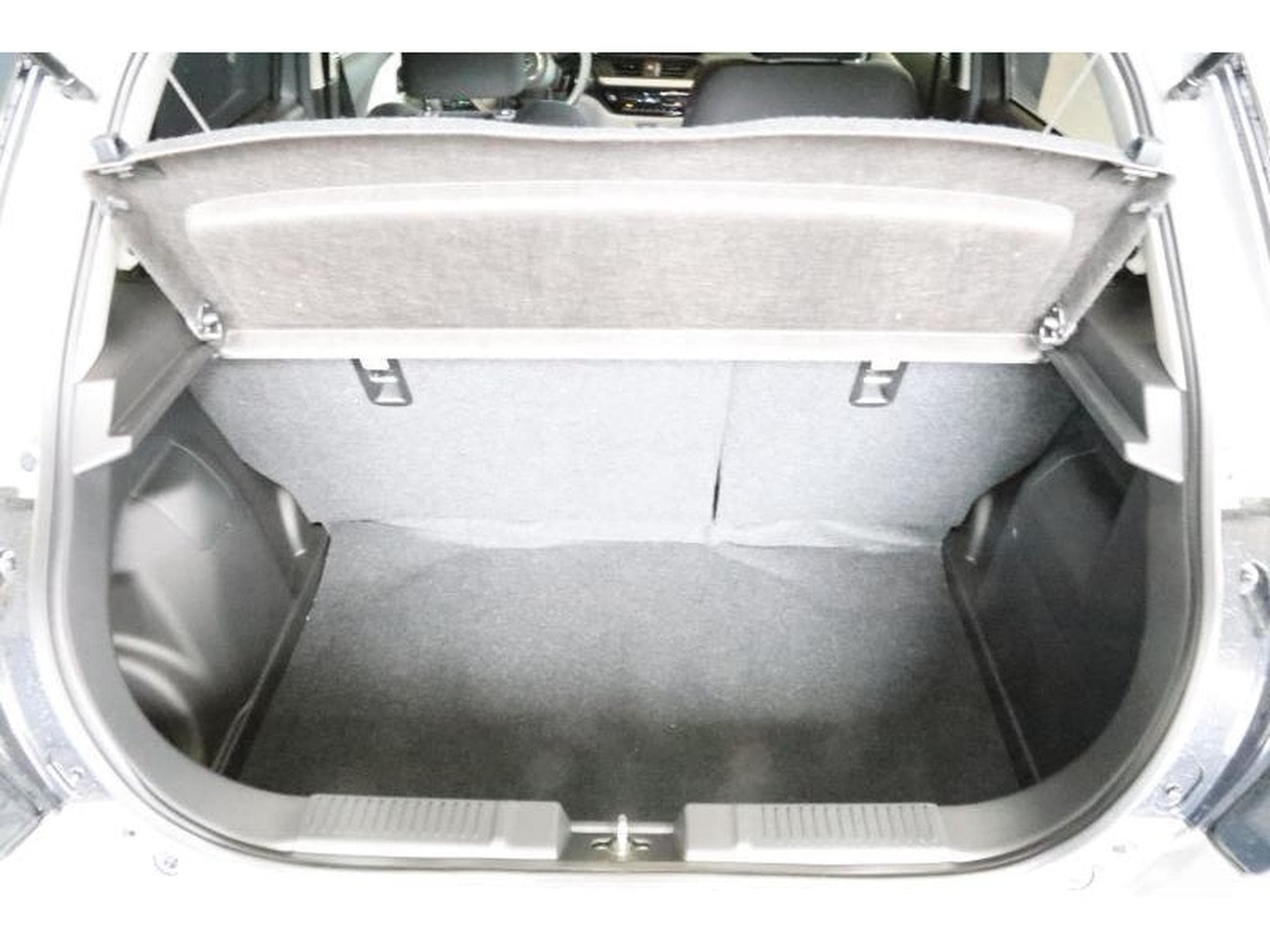 Suzuki Swift GL+ (2025) - Photo 5