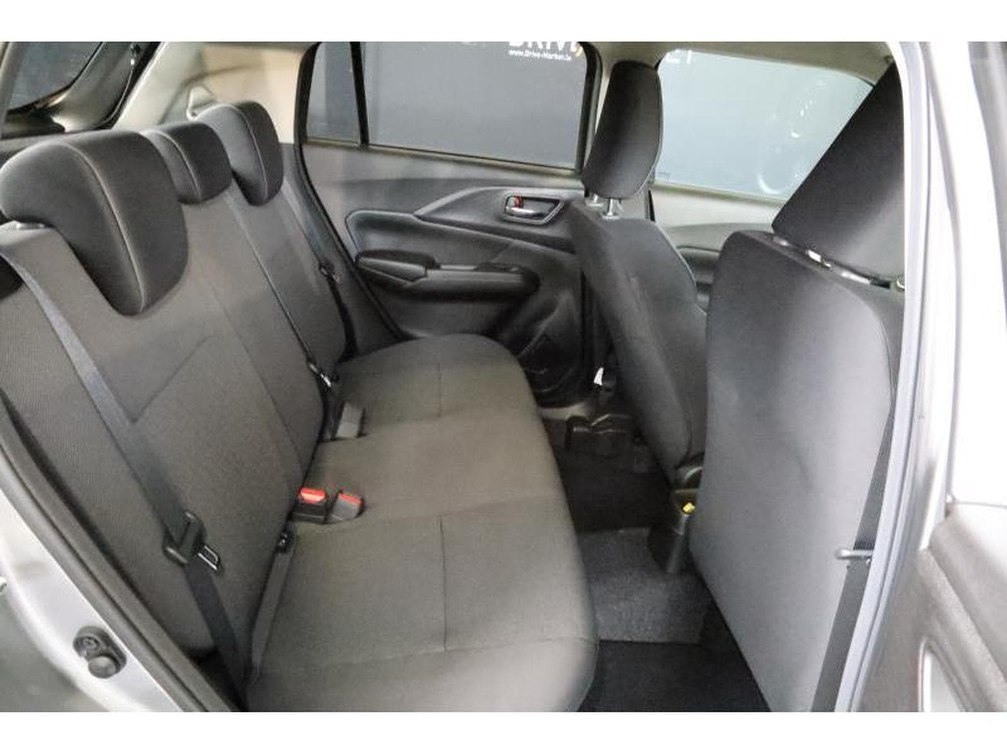 Suzuki Swift GL+ (2025) - Photo 12