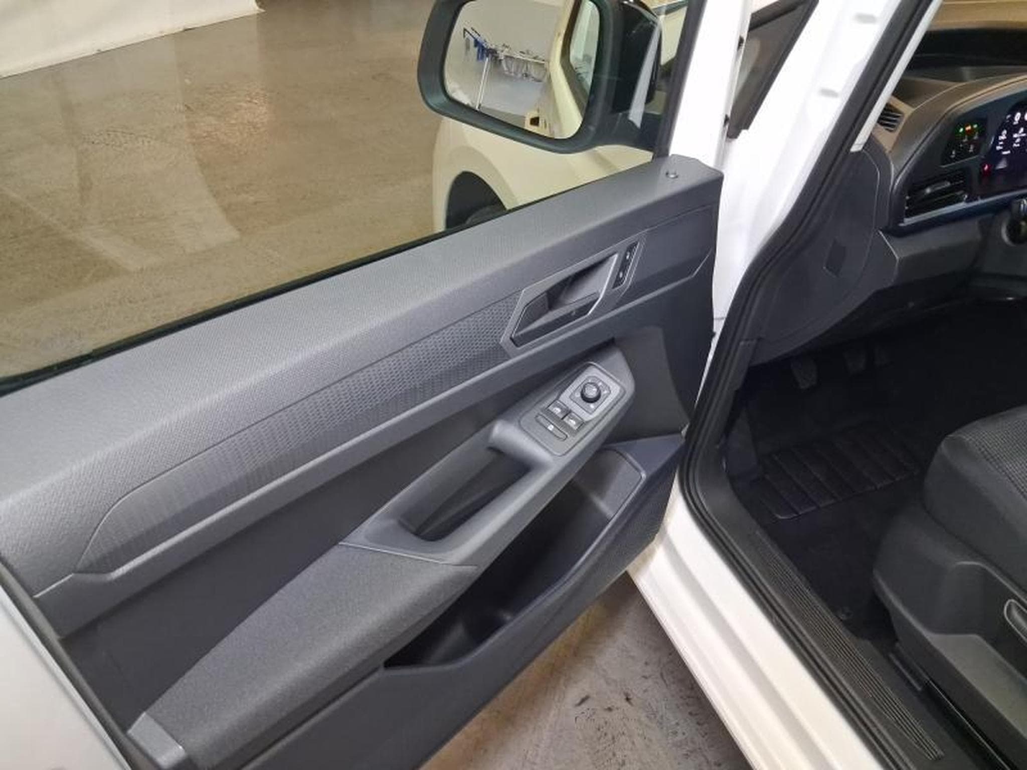 VW Caddy Life (2026) - Foto 11