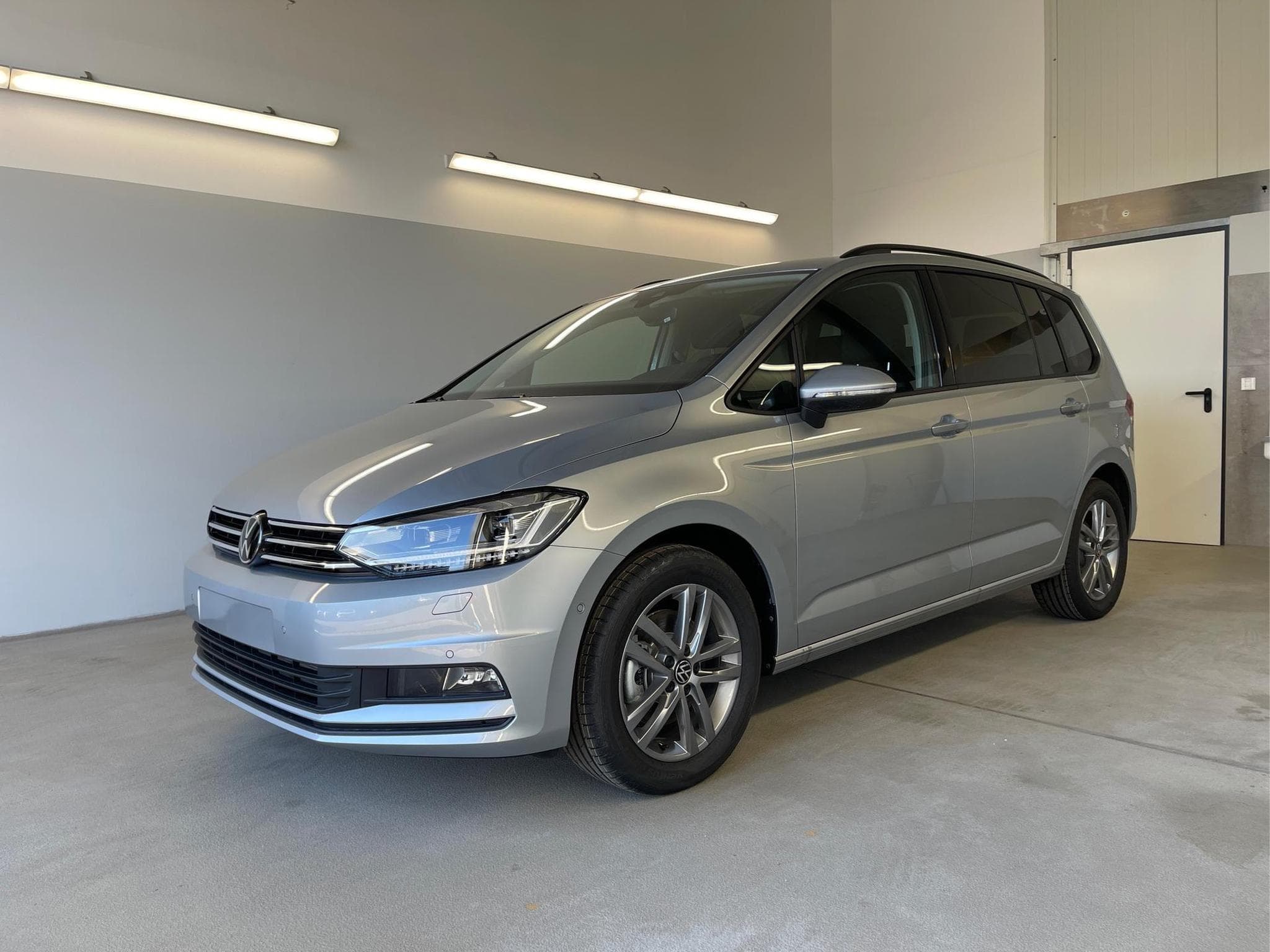 VW Touran Comfortline (2026) - Foto 1