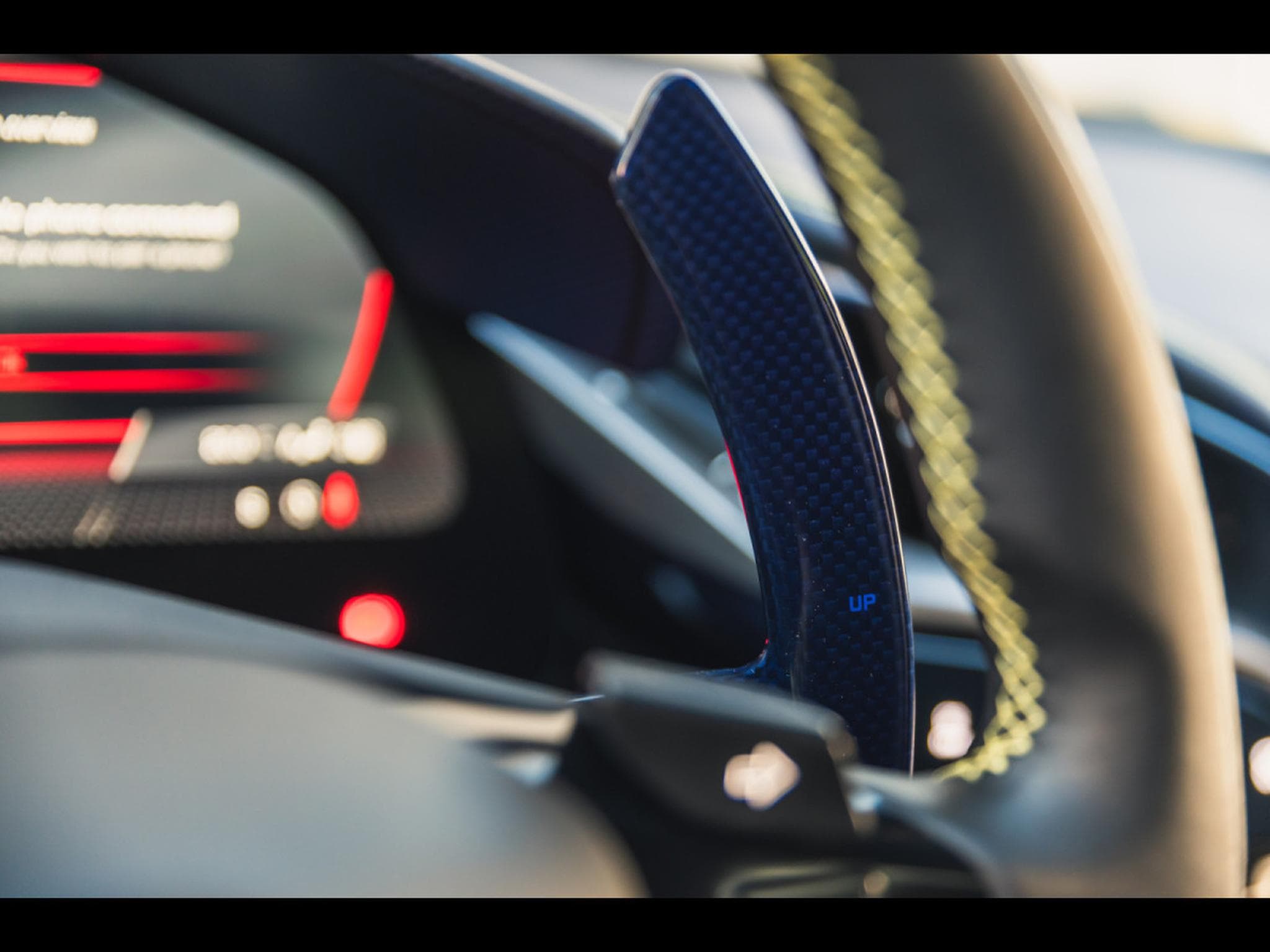 Ferrari SF90 STRADALE GIALLO 3 STRATO CARBONE BLEU (2022) - Photo 23
