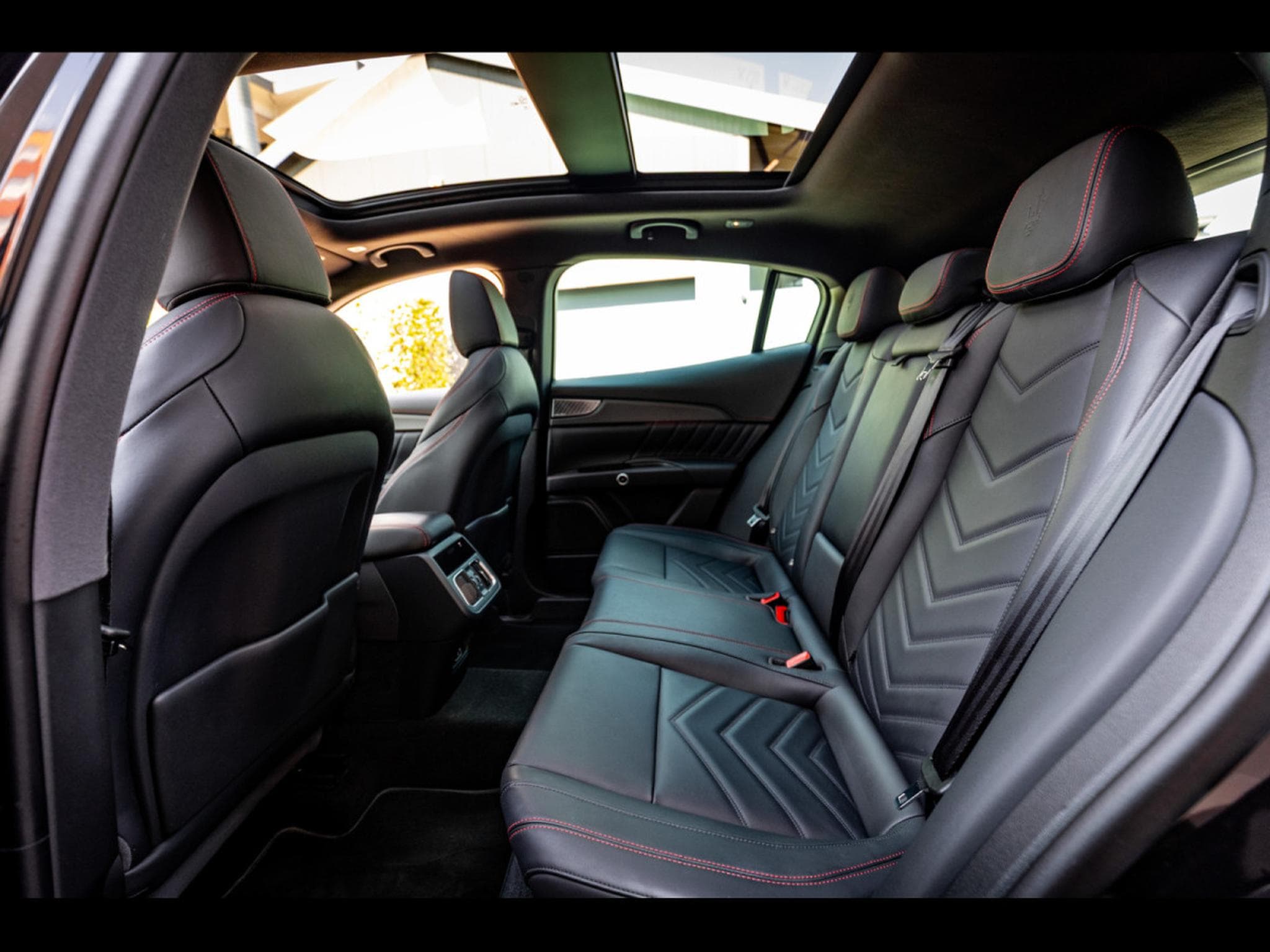 Maserati Grecale TROFEO V6 AWD (530 CH) - NERO TEMPESTA - MASERATI WARRANTY 1 (2022) - Photo 11