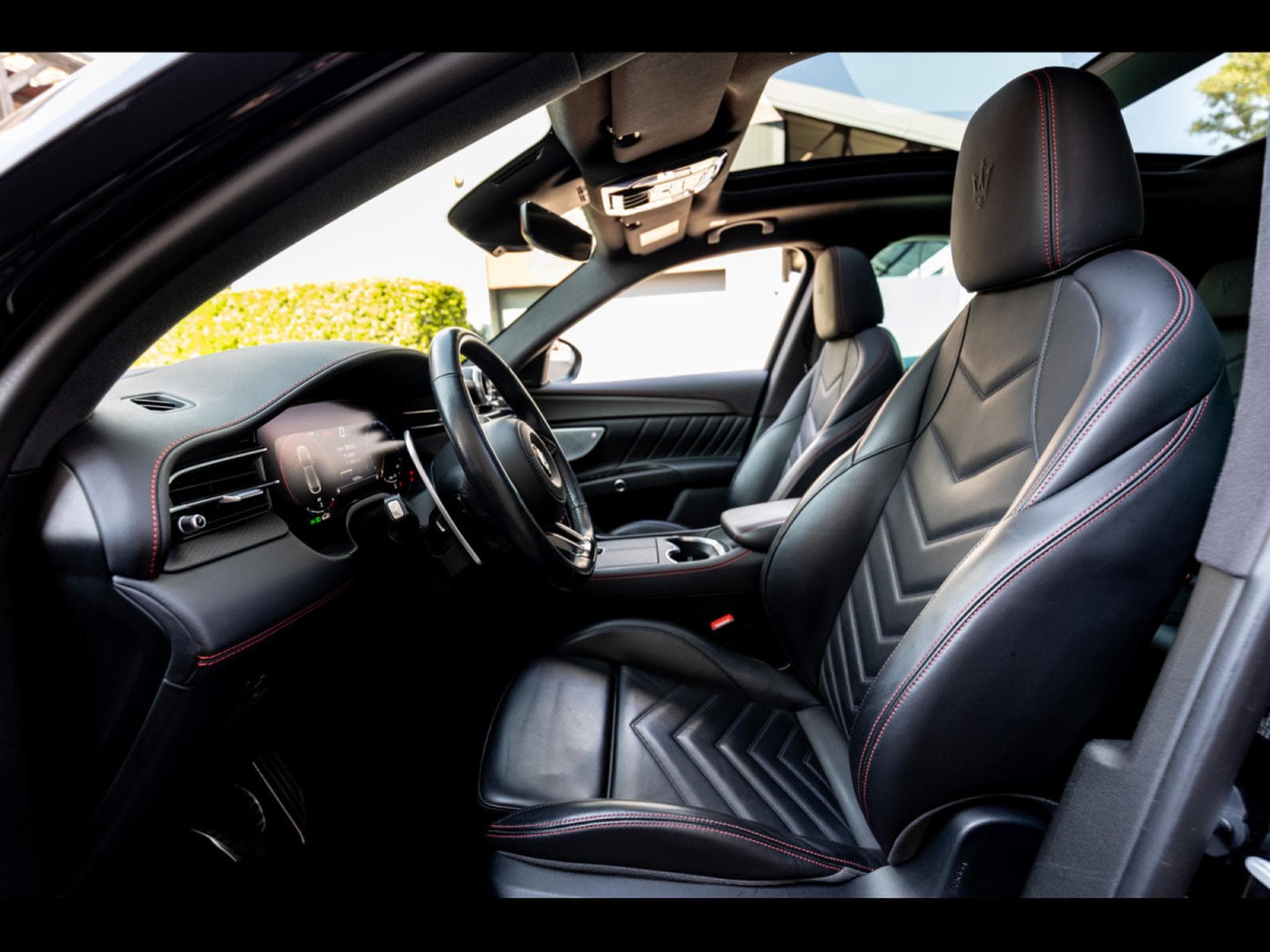 Maserati Grecale TROFEO V6 AWD (530 CH) - NERO TEMPESTA - MASERATI WARRANTY 1 (2022) - Photo 9