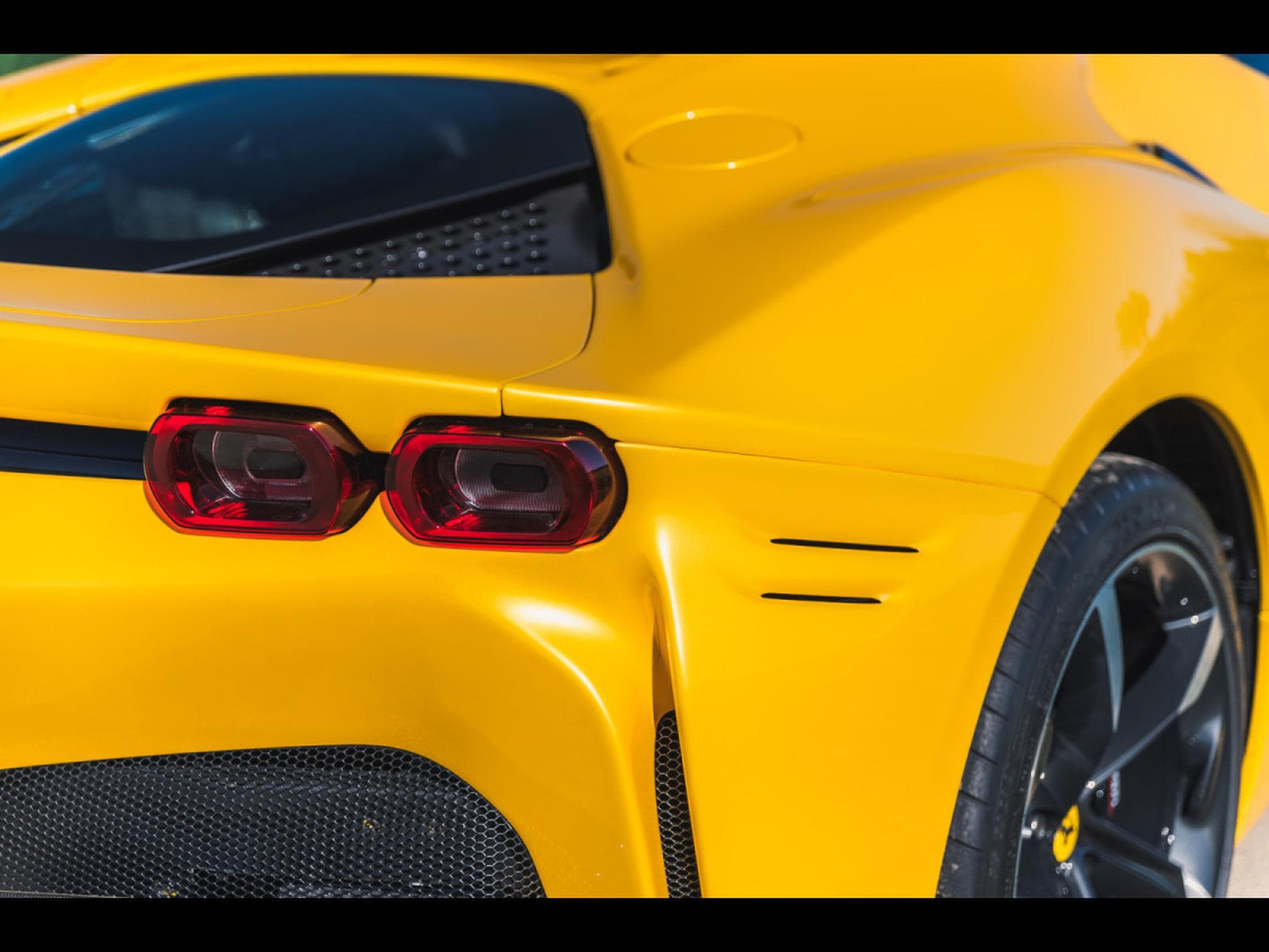 Ferrari SF90 STRADALE GIALLO 3 STRATO CARBONE BLEU (2022) - Photo 22