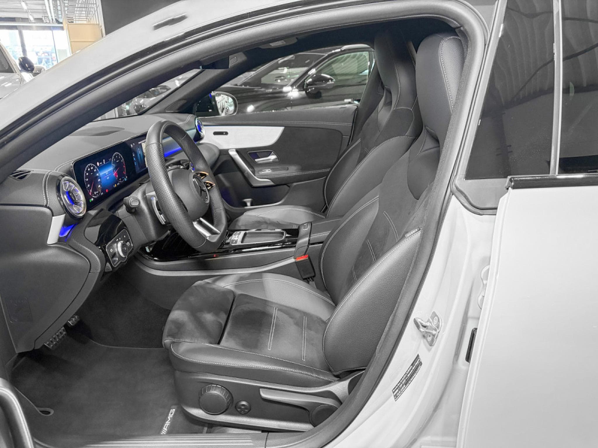 Mercedes CLA 200 CLA 200 Special Edition/AHK/KAMERA/19'/ (2025) - Photo 4