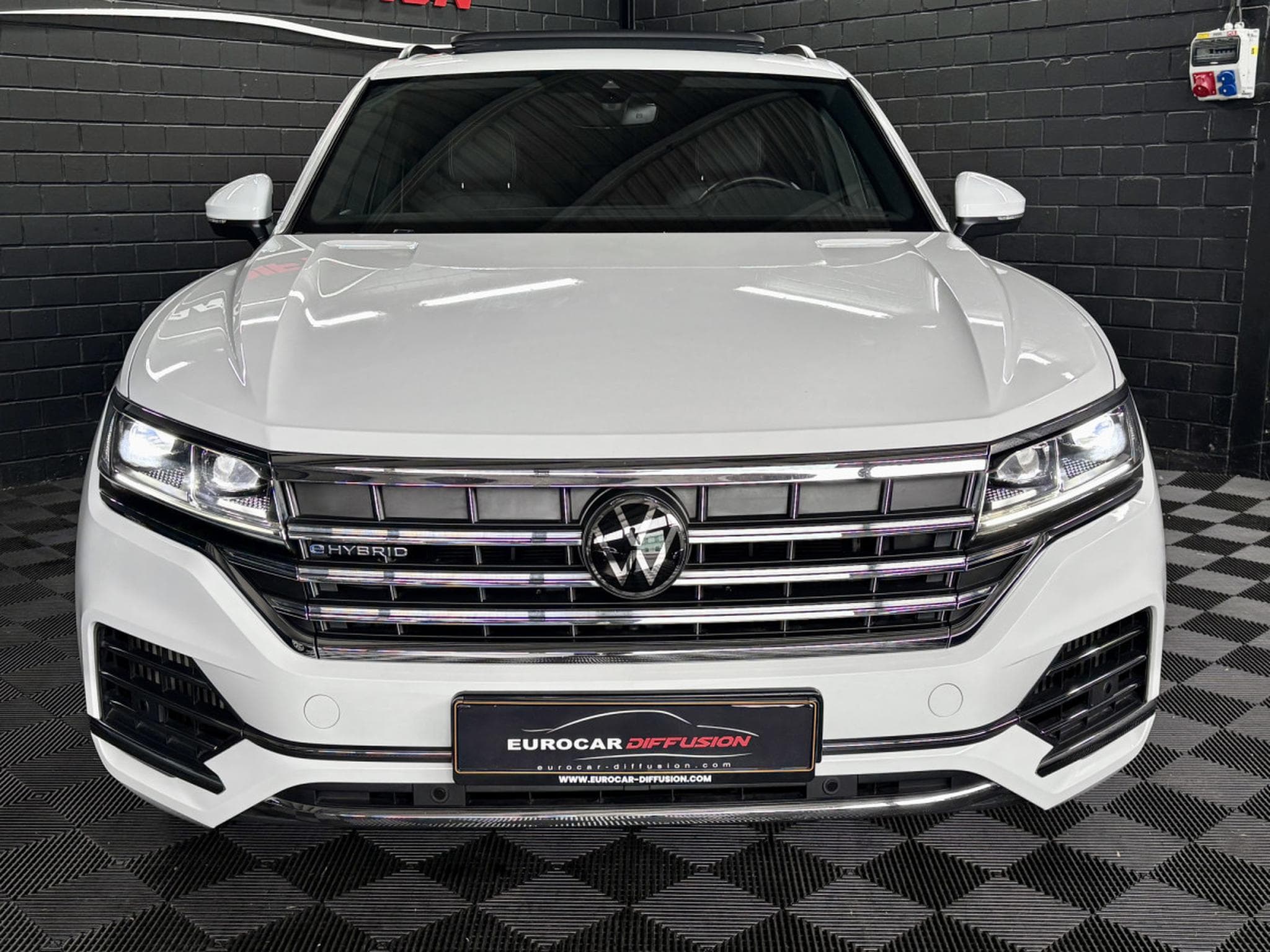 VW Touareg 3.0 TSi V6 eHybrid 4MOTION Elegance  381 CV (2022) - Photo 2
