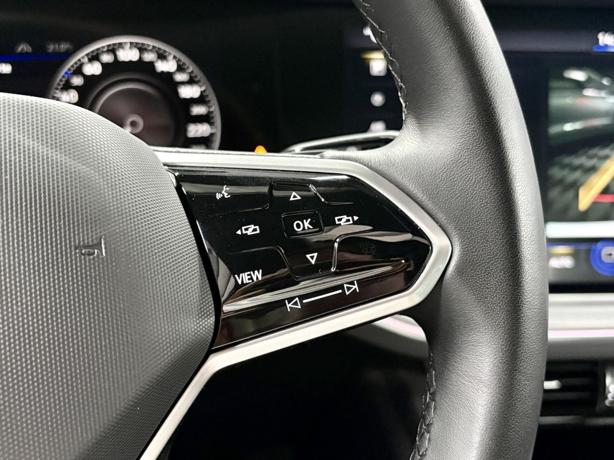 VW Touareg 3.0 TSi V6 eHybrid 4MOTION Elegance  381 CV (2022) - Photo 13