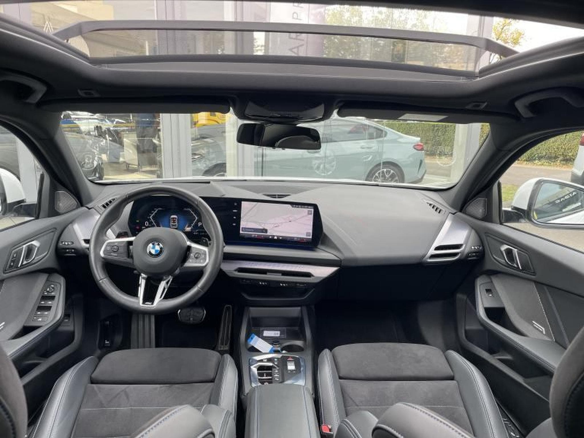 BMW 220 i Pack M Auto (2025) - Foto 3