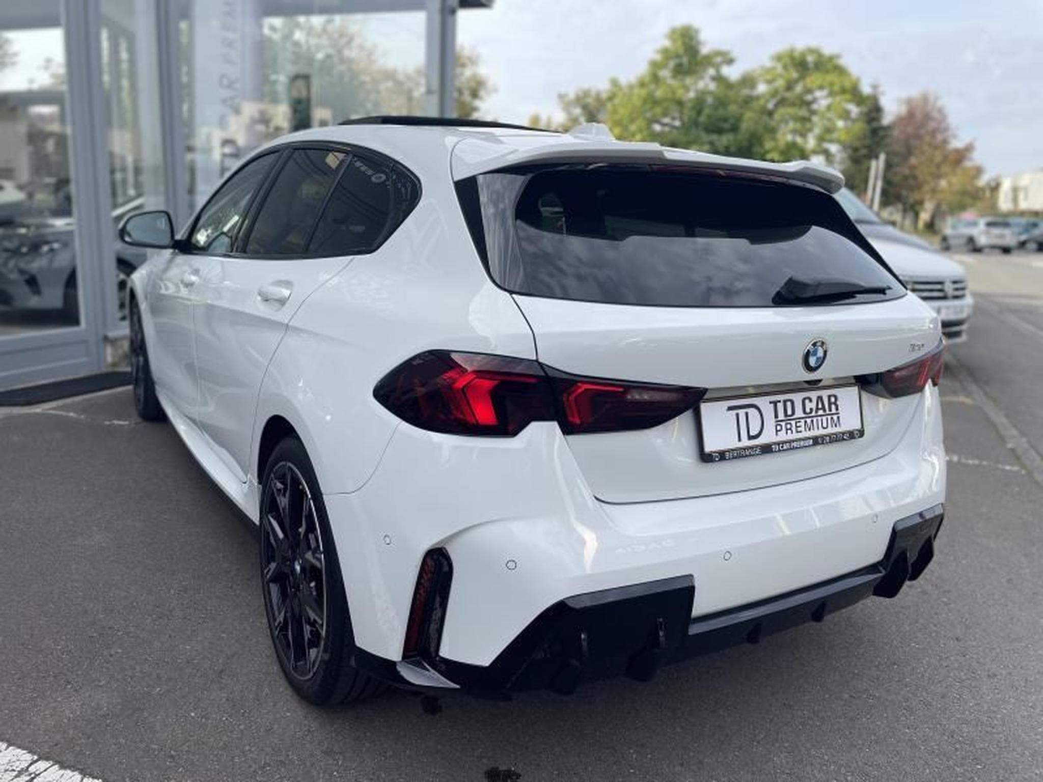 BMW 220 i Pack M Auto (2025) - Foto 13