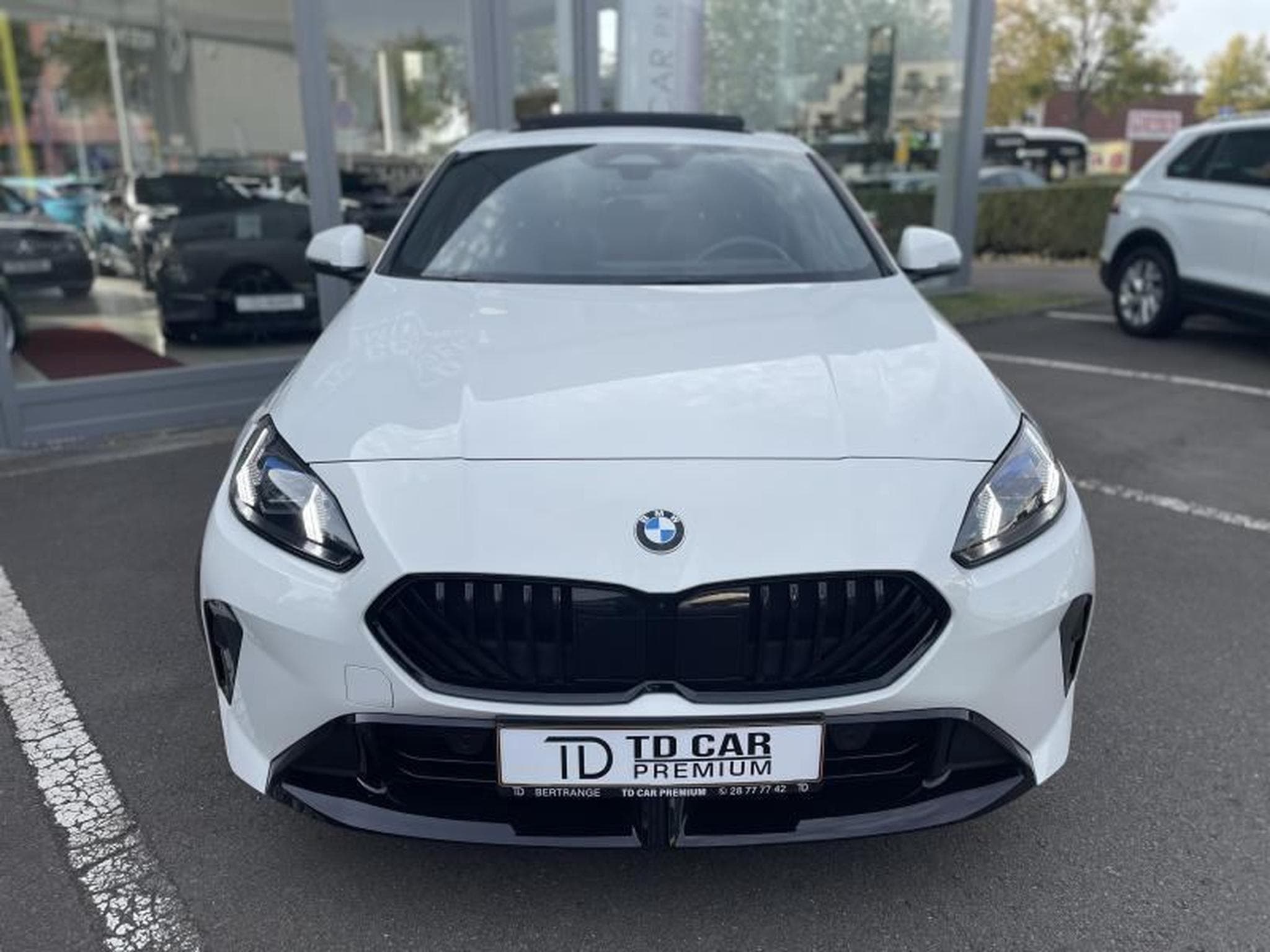 BMW 220 i Pack M Auto (2025) - Foto 2