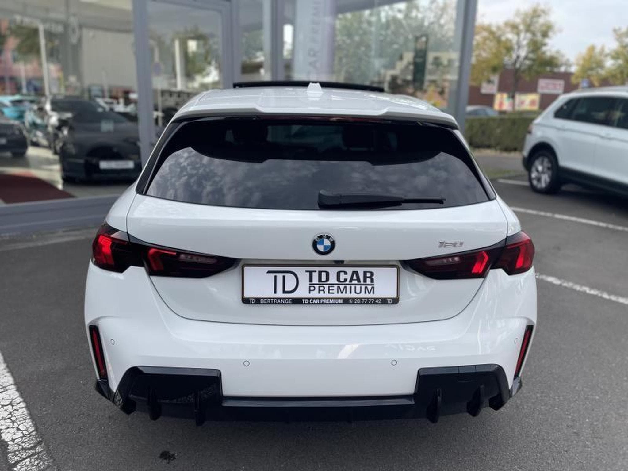 BMW 220 i Pack M Auto (2025) - Foto 14