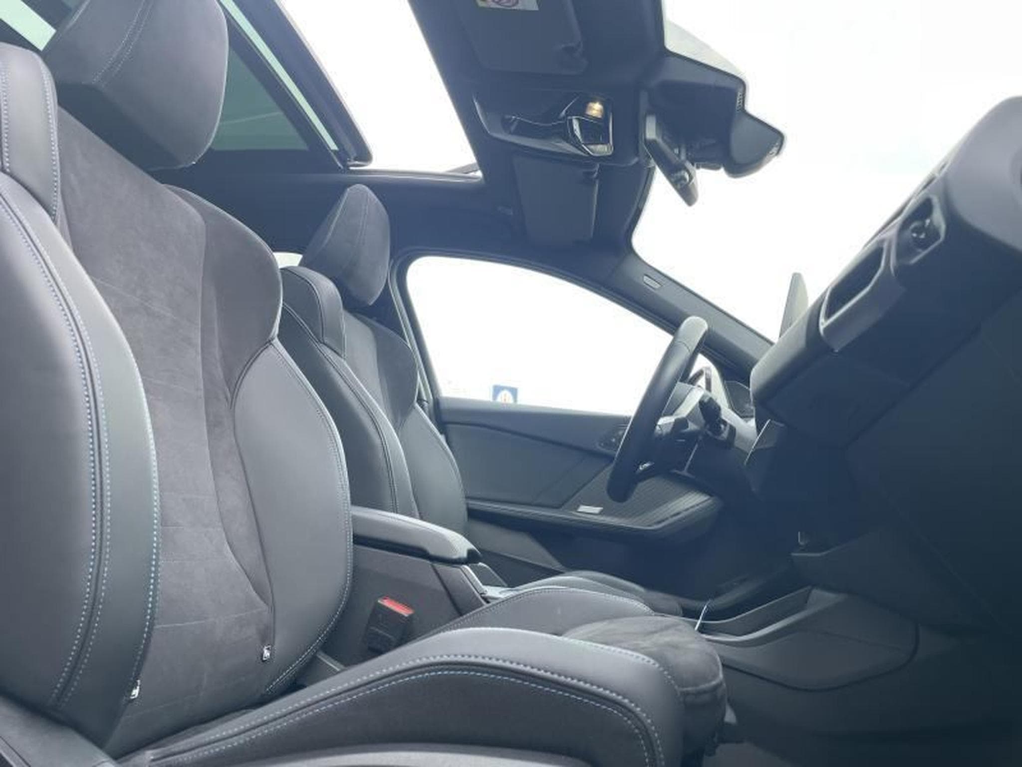BMW 220 i Pack M Auto (2025) - Foto 10