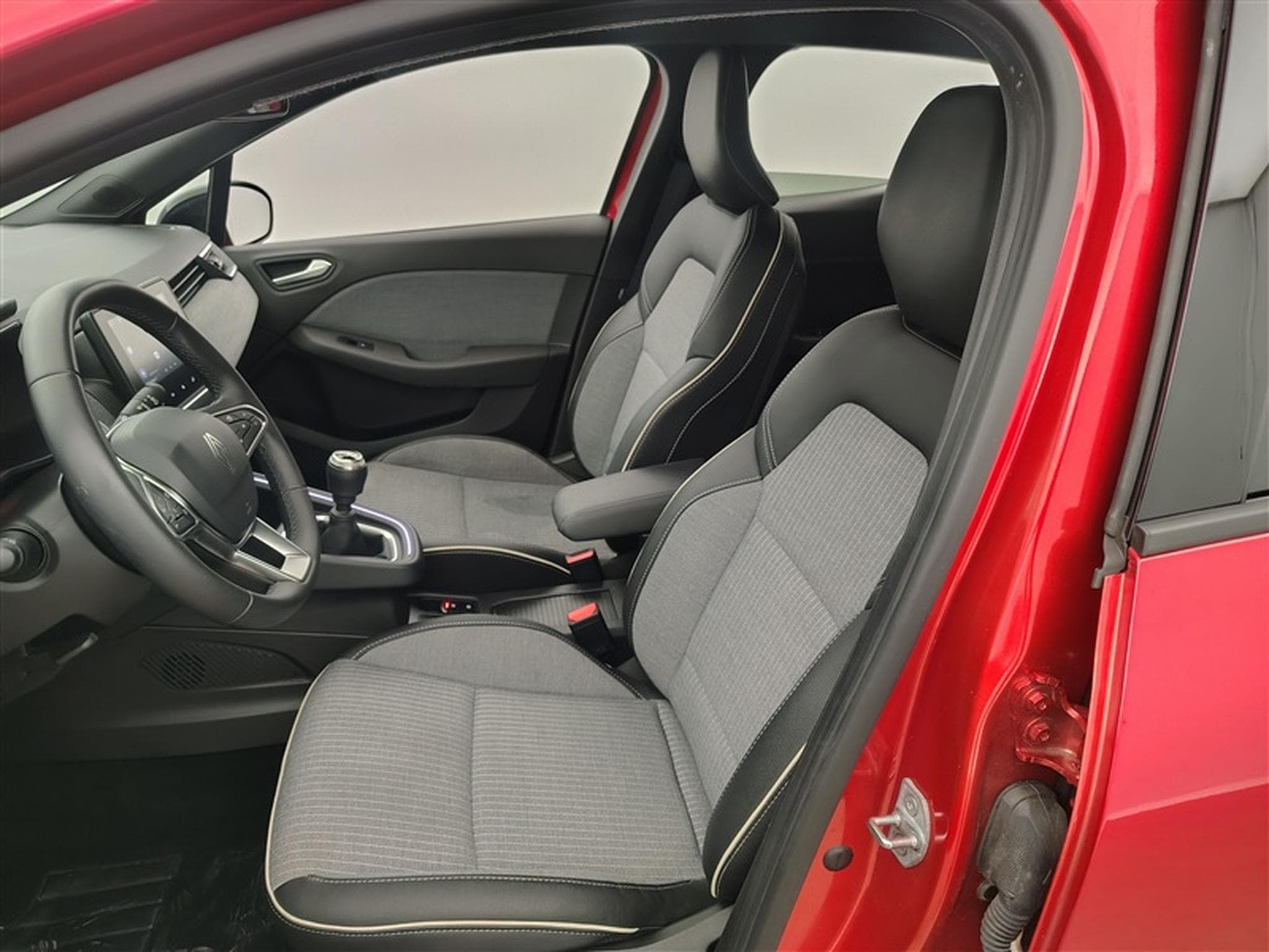 Renault Clio 1.0 TCe 90cv Techno S-CUIR / NAVI / CARPLAY / FULL LED (2025) - Photo 7