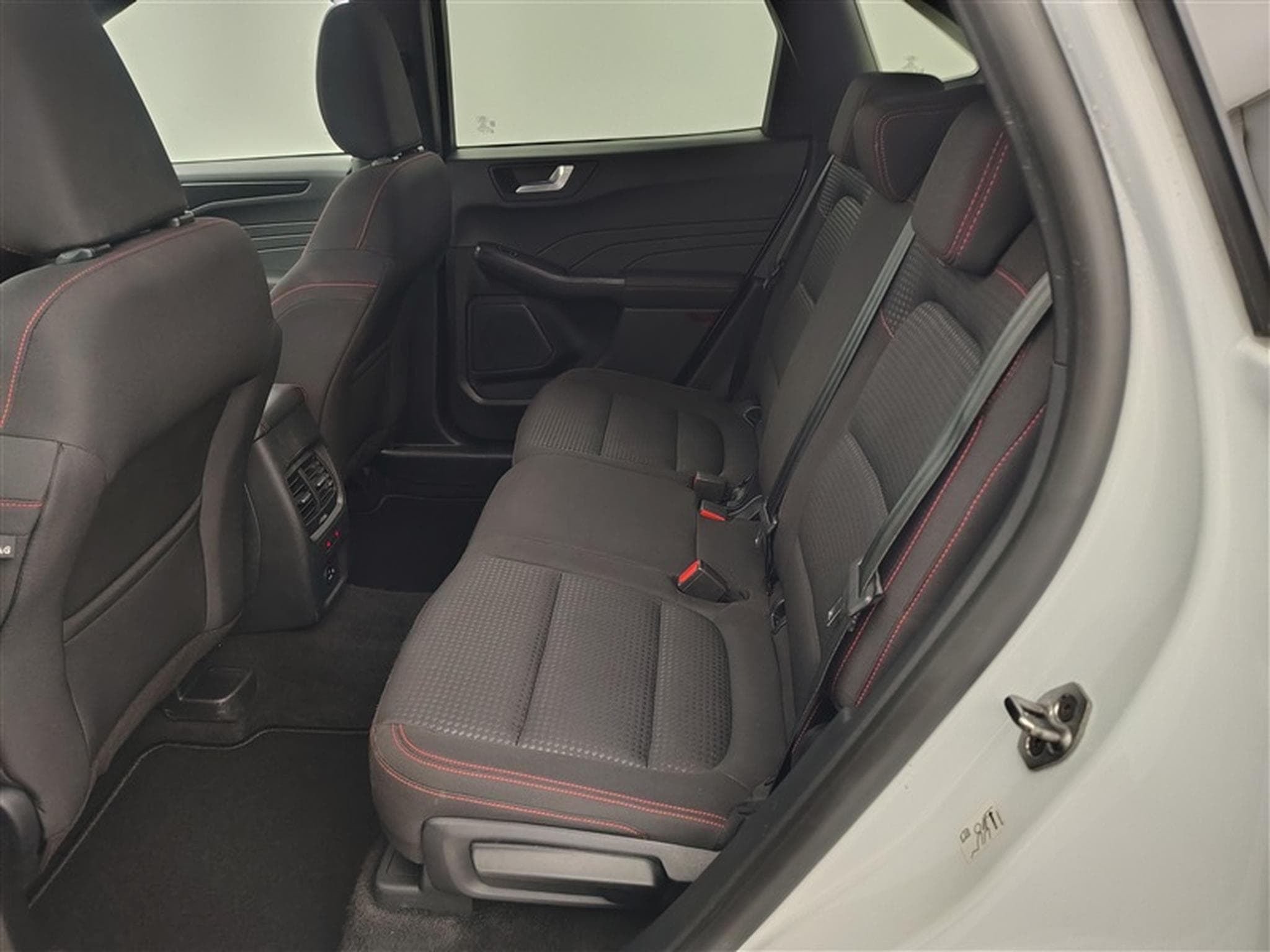 Ford Kuga 1.5 EcoBoost FWD ST-Line (2022) - Photo 13