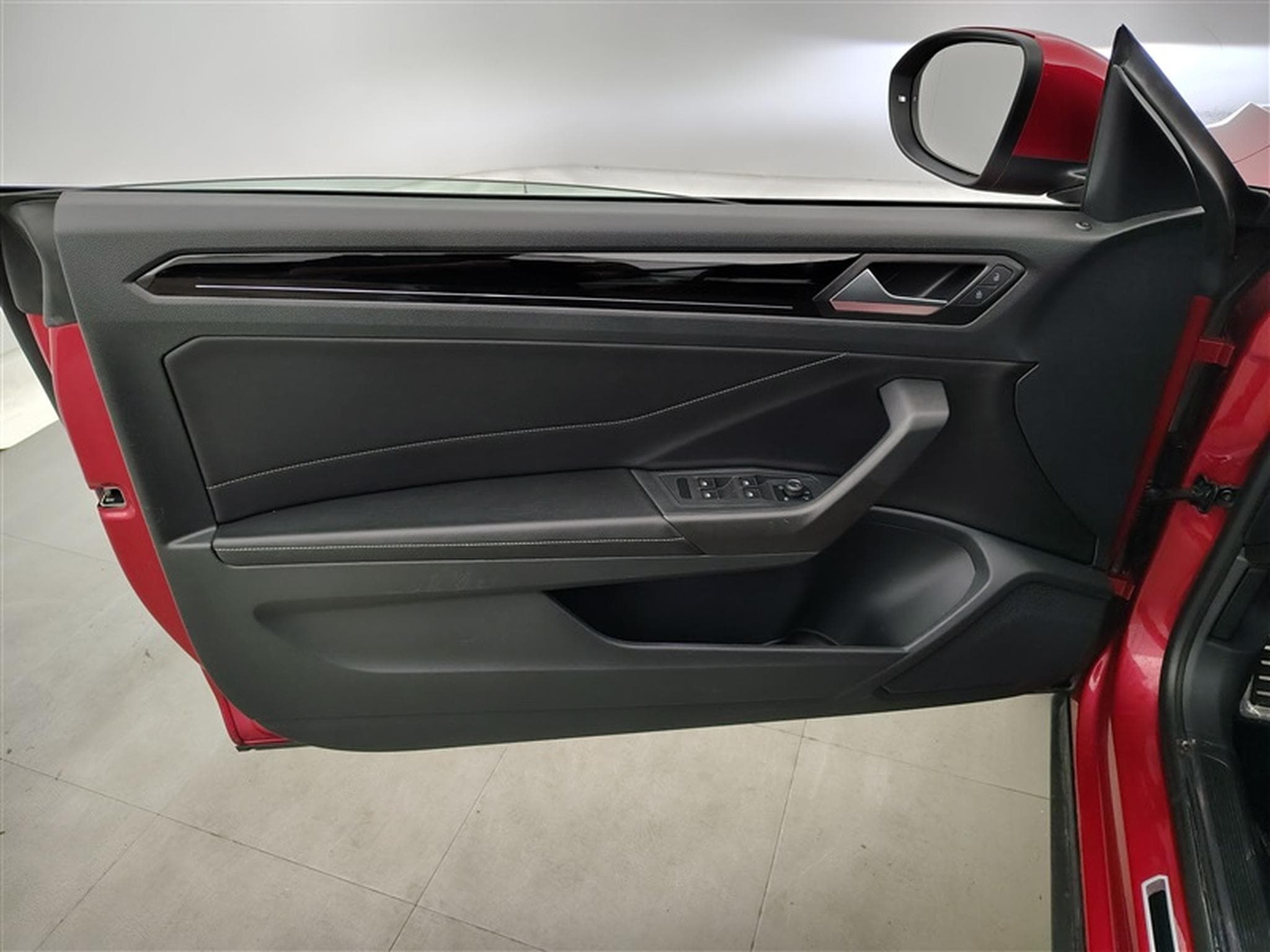 VW T-Roc Cabriolet 1.5 TSI R-Line DSG (2022) - Photo 17