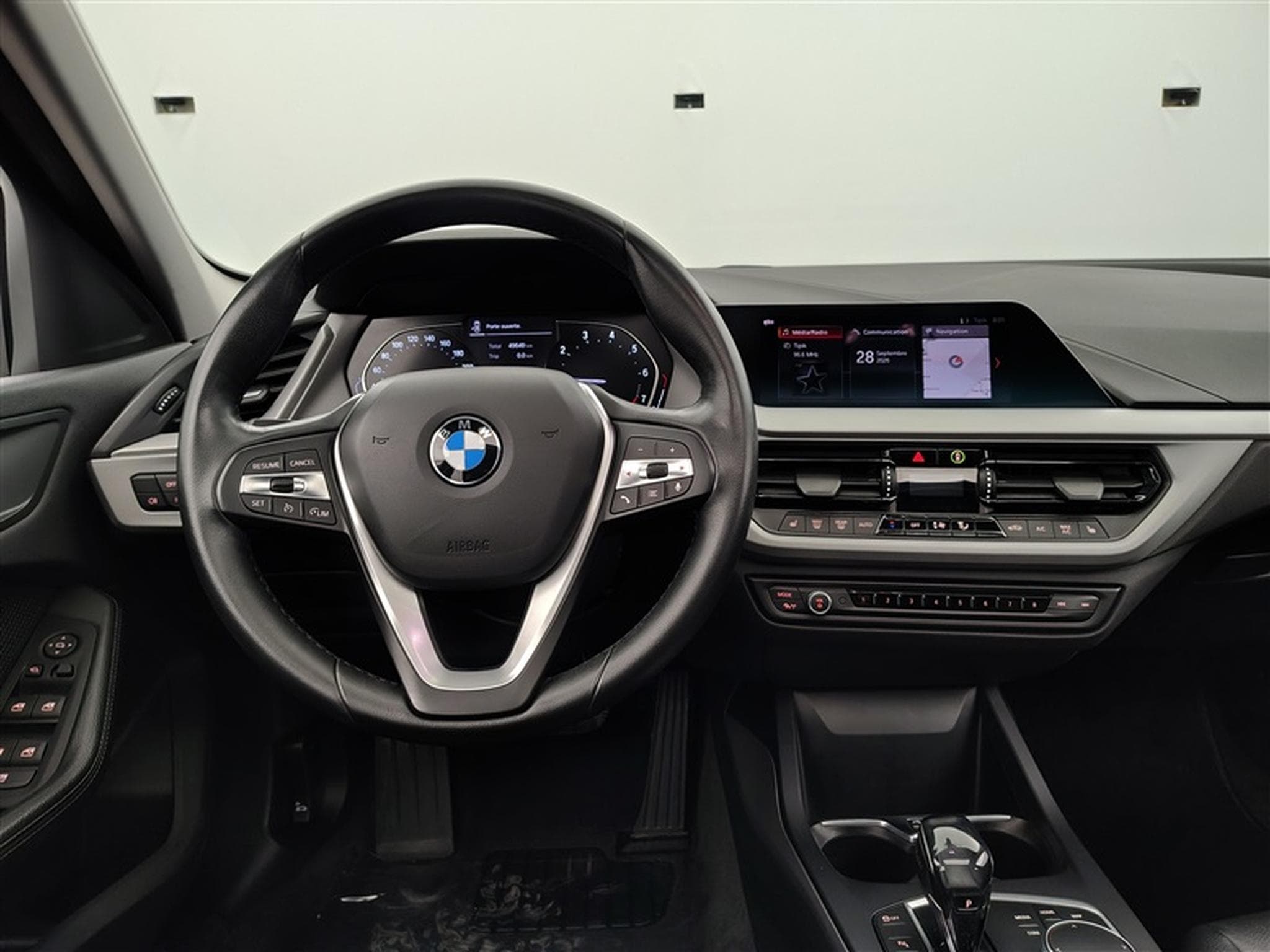 BMW 118 iA OPF FULL LED/T.O/CUIR CHAUFF./CARPLAY/CAM+PDC (2020) - Photo 9