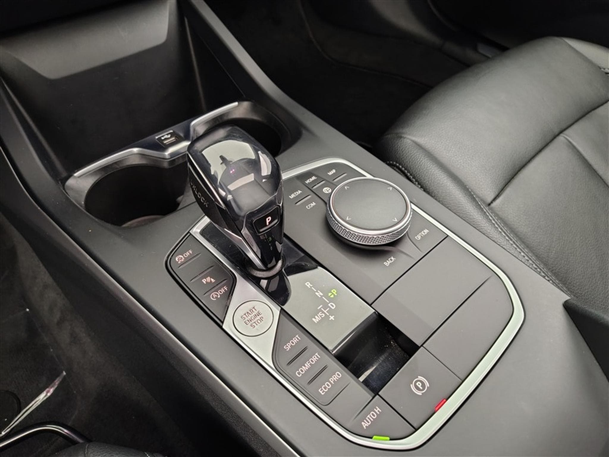 BMW 118 iA OPF FULL LED/T.O/CUIR CHAUFF./CARPLAY/CAM+PDC (2020) - Photo 12