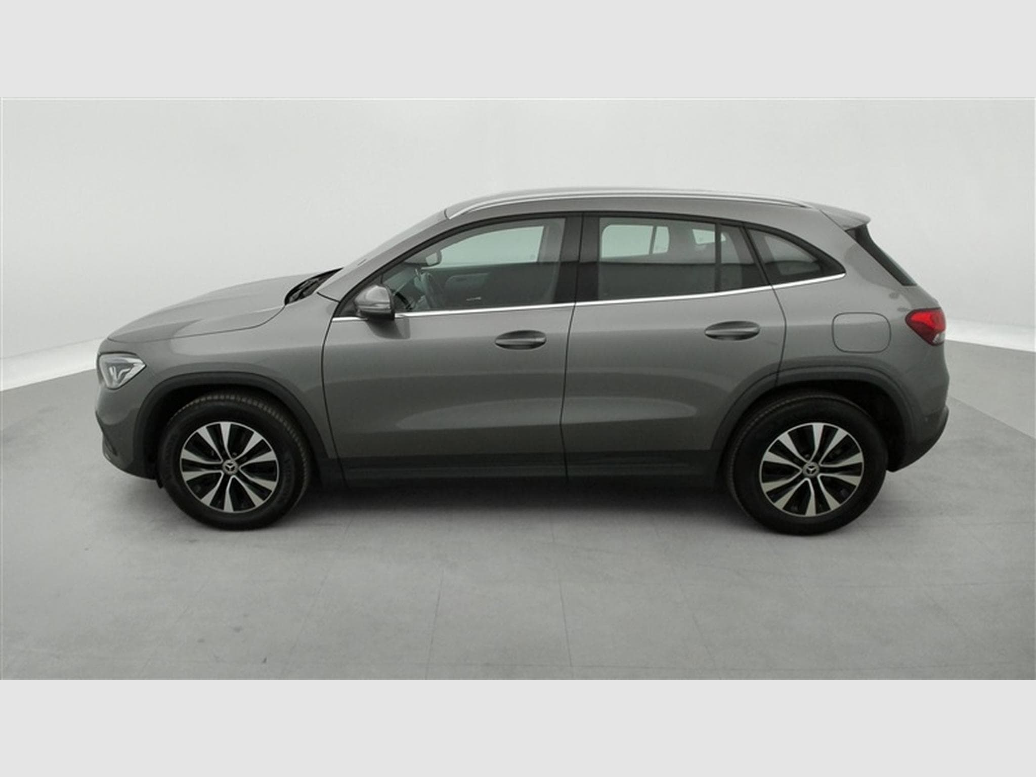 Mercedes GLA 250 e PHEV Business Line Navi / Led / PDC av+ar (2022) - Foto 3